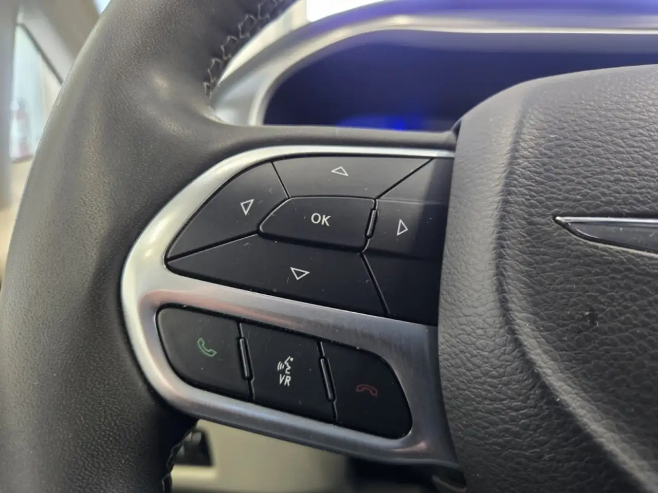 Chrysler Pacifica снимка Chrysler Pacifica