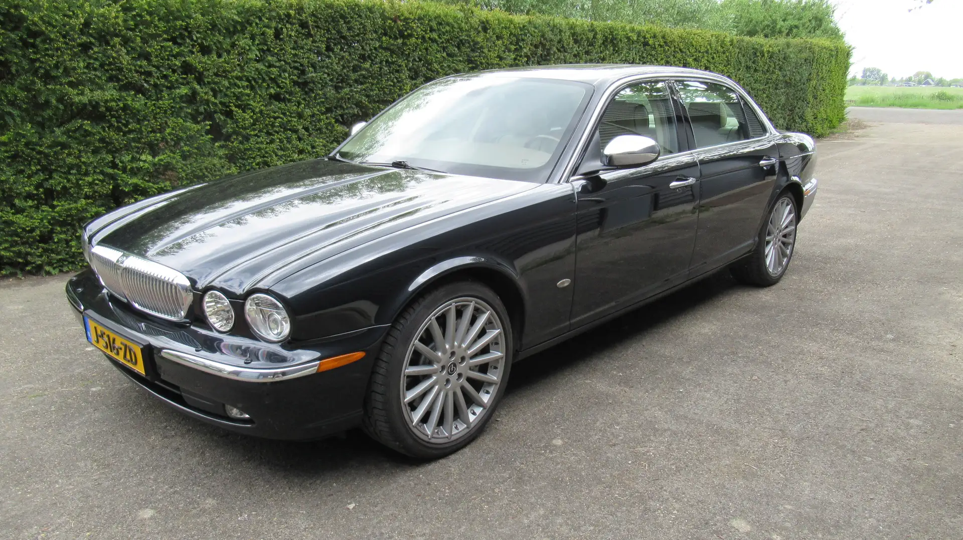 Daimler Super Eight 4.2 V8 S/C Schwarz - 2