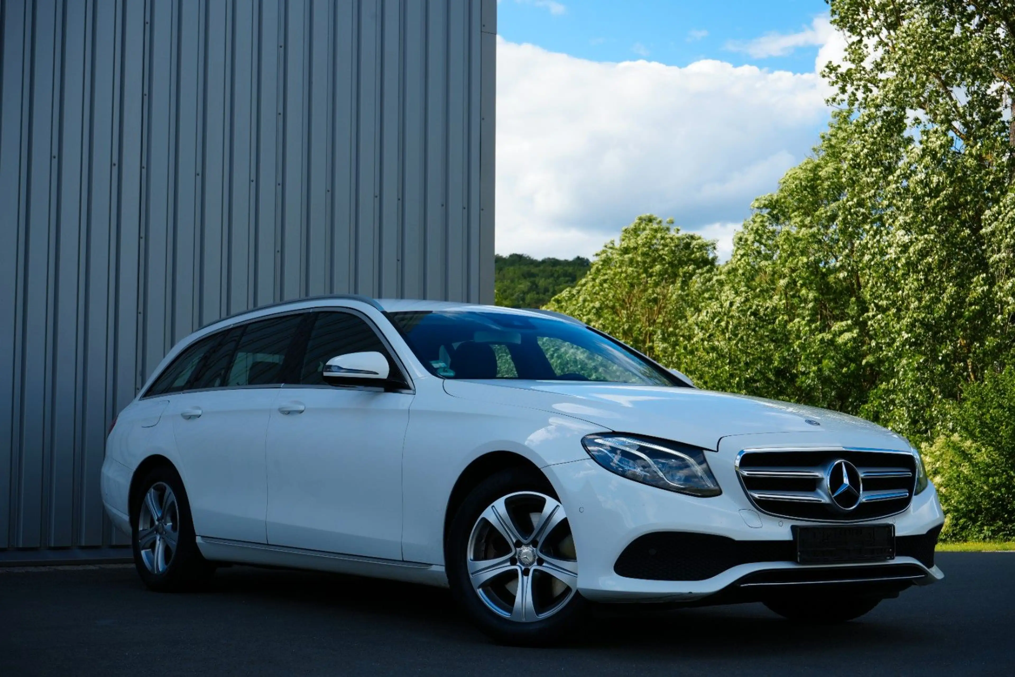 Mercedes-Benz E 220 d 4Matic/Avanatgarde/Multib/AHK/Renterfzg. — photo 5