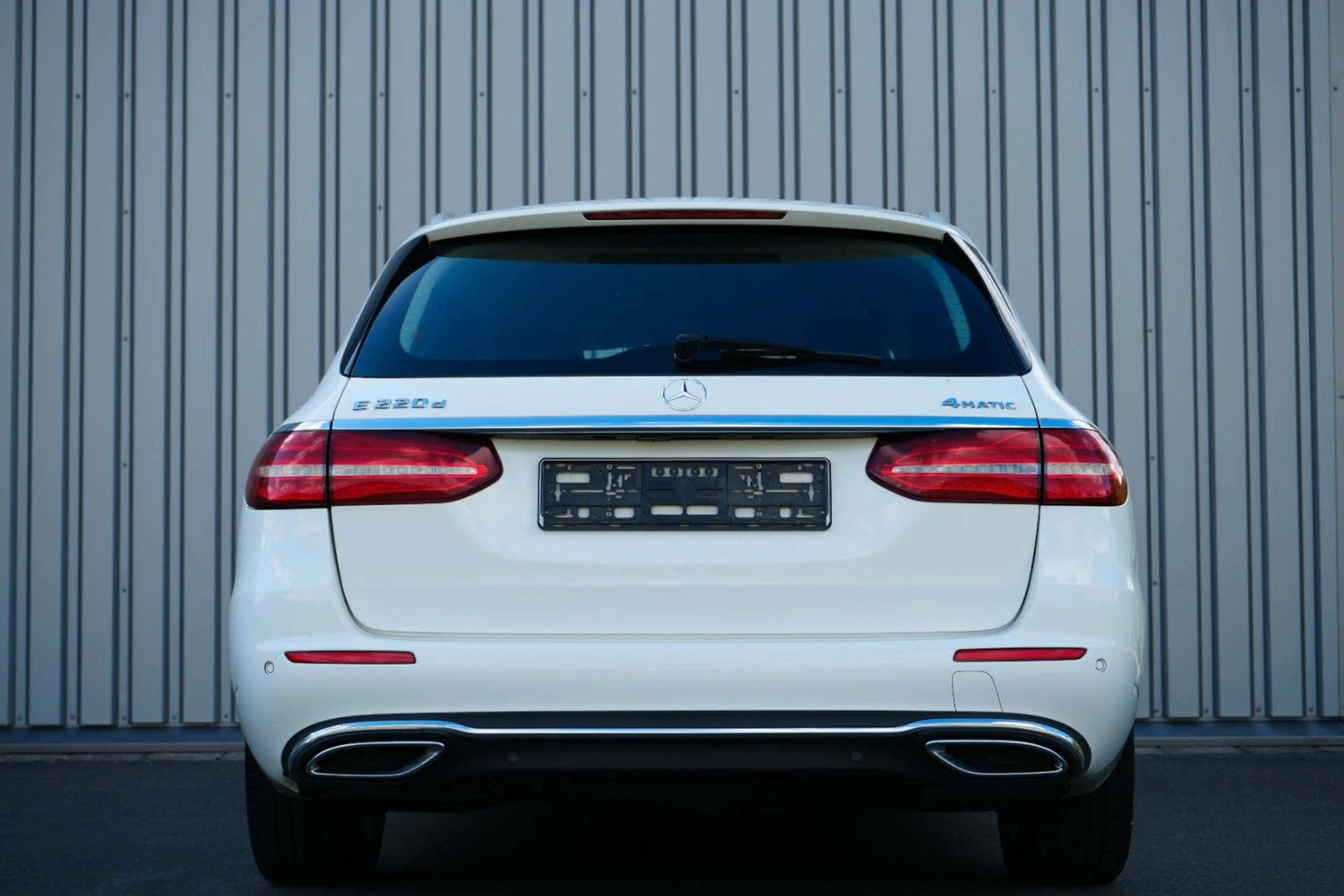 Mercedes-Benz E 220 d 4Matic/Avanatgarde/Multib/AHK/Renterfzg. — photo 9