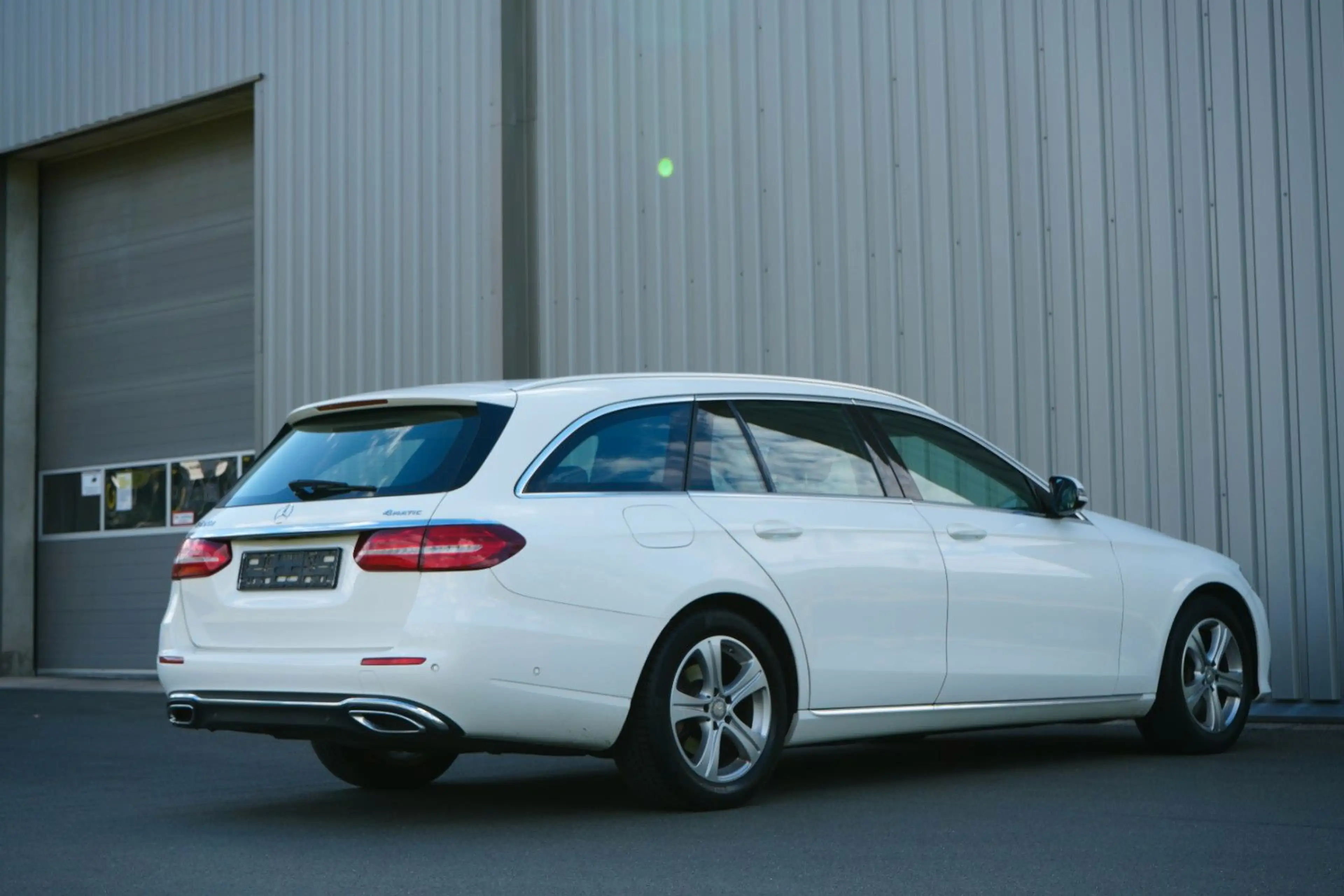 Mercedes-Benz E 220 d 4Matic/Avanatgarde/Multib/AHK/Renterfzg. — photo 8