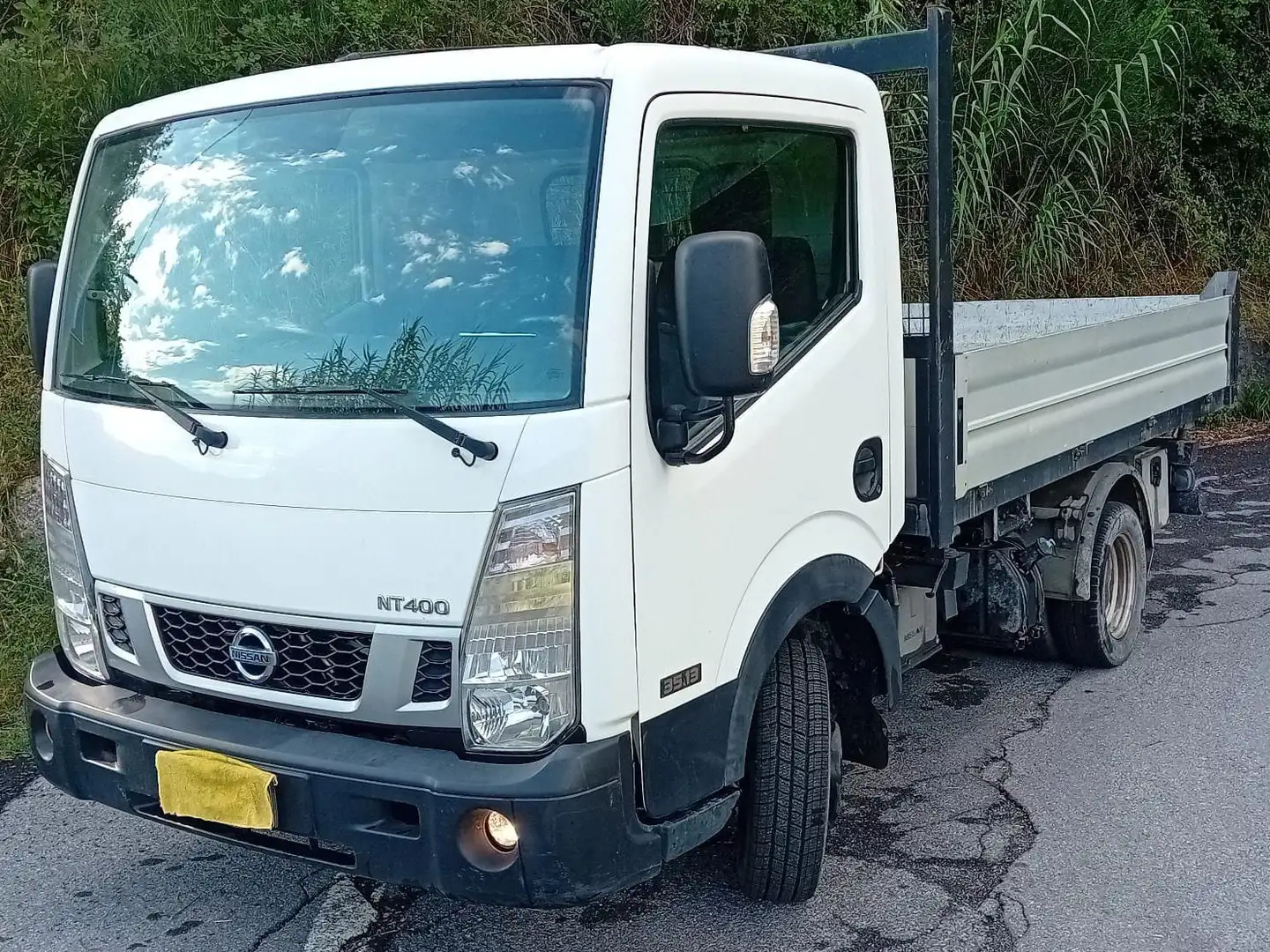 Nissan Cabstar Cassone ribaltabile trilaterale Білий - 1