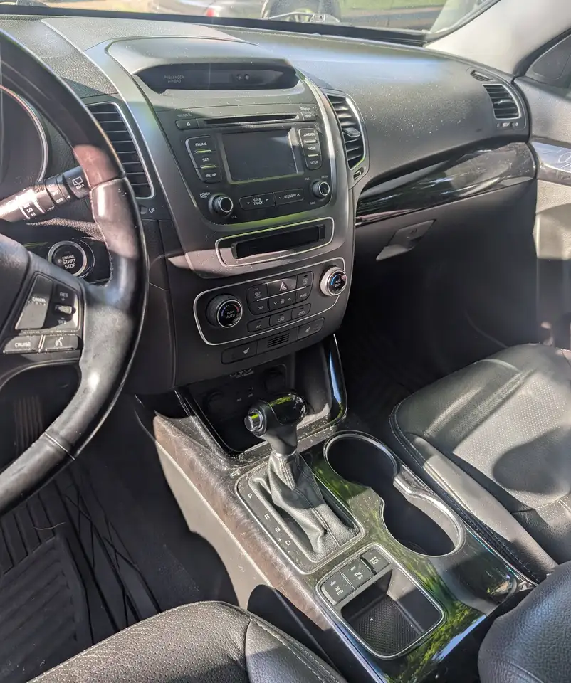 Kia Sorento photo Kia Sorento