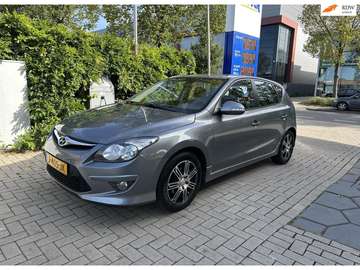 I 30CW Goed onderhoudende auto