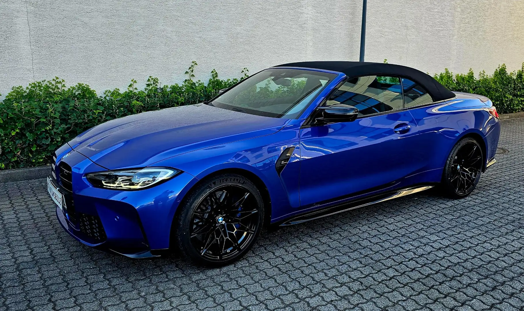 BMW M4 xDrive Competition Cabrio Blau - 2