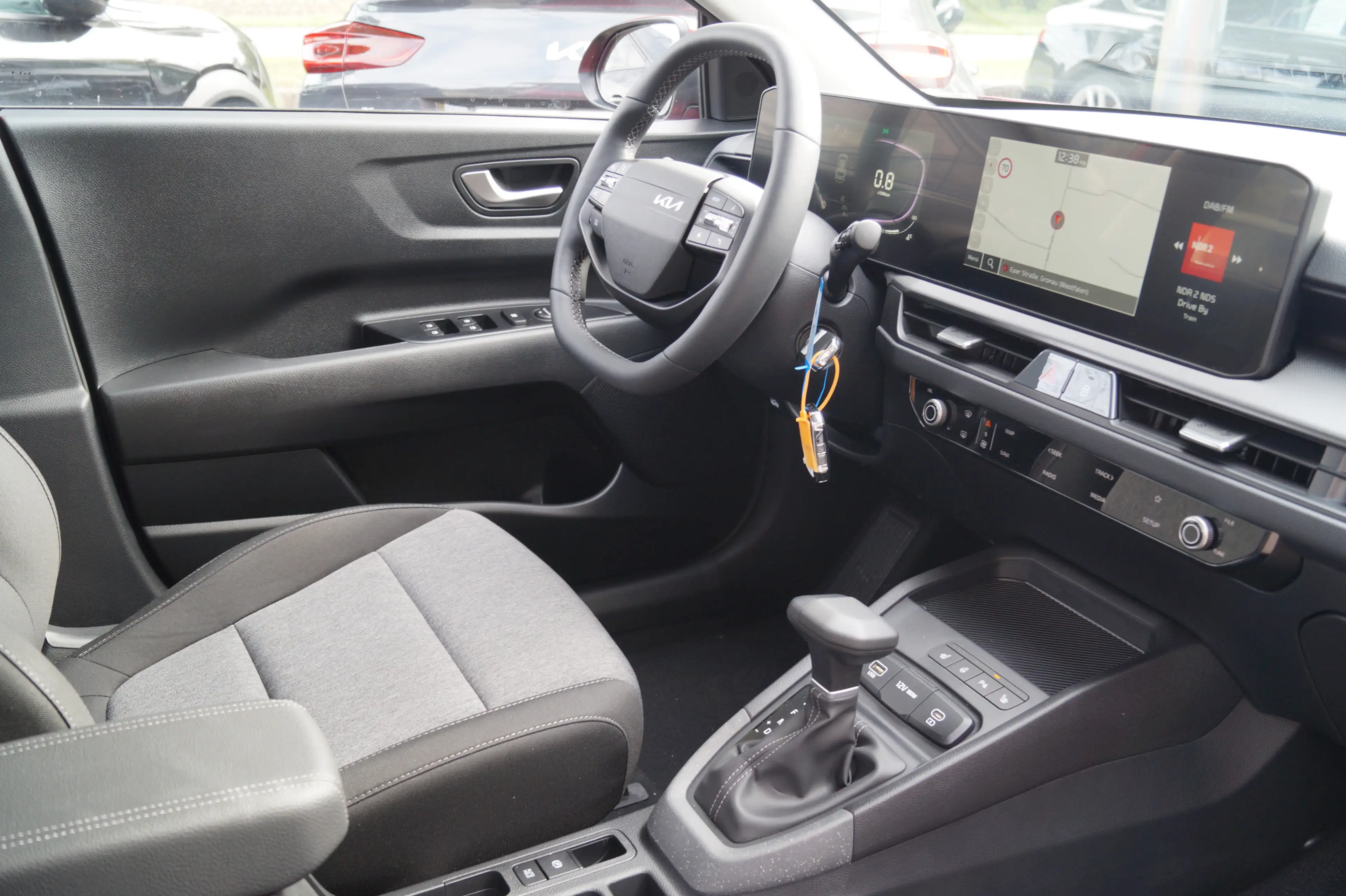 Kia Stonic 1.0T-GDI DCT-SHZG-NAVI-KAMERA-KLIMA-4xPDC — photo 8