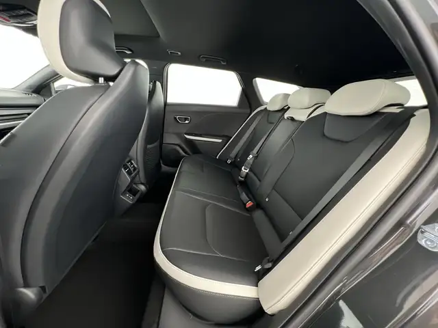 Kia K4 view 9