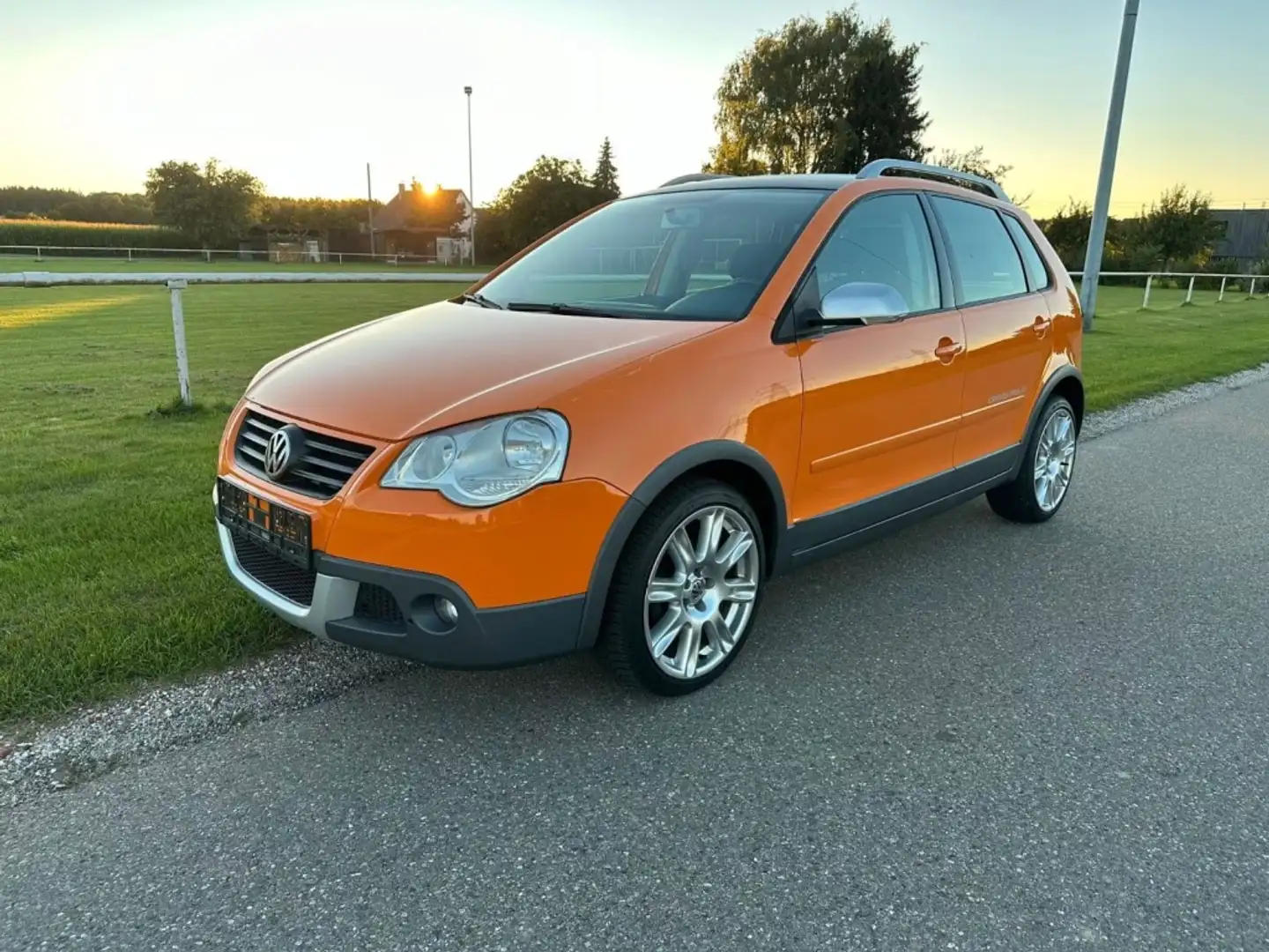 Volkswagen Polo Crosspolo 1.6 Naranja - 1