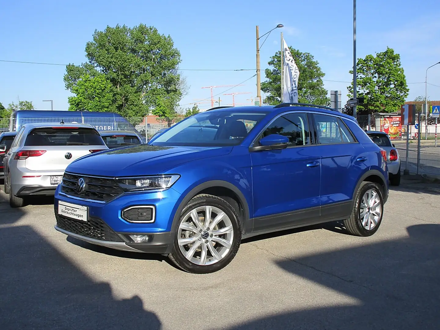 Volkswagen T-Roc 1,5 TSI ACT DSG Blau - 1