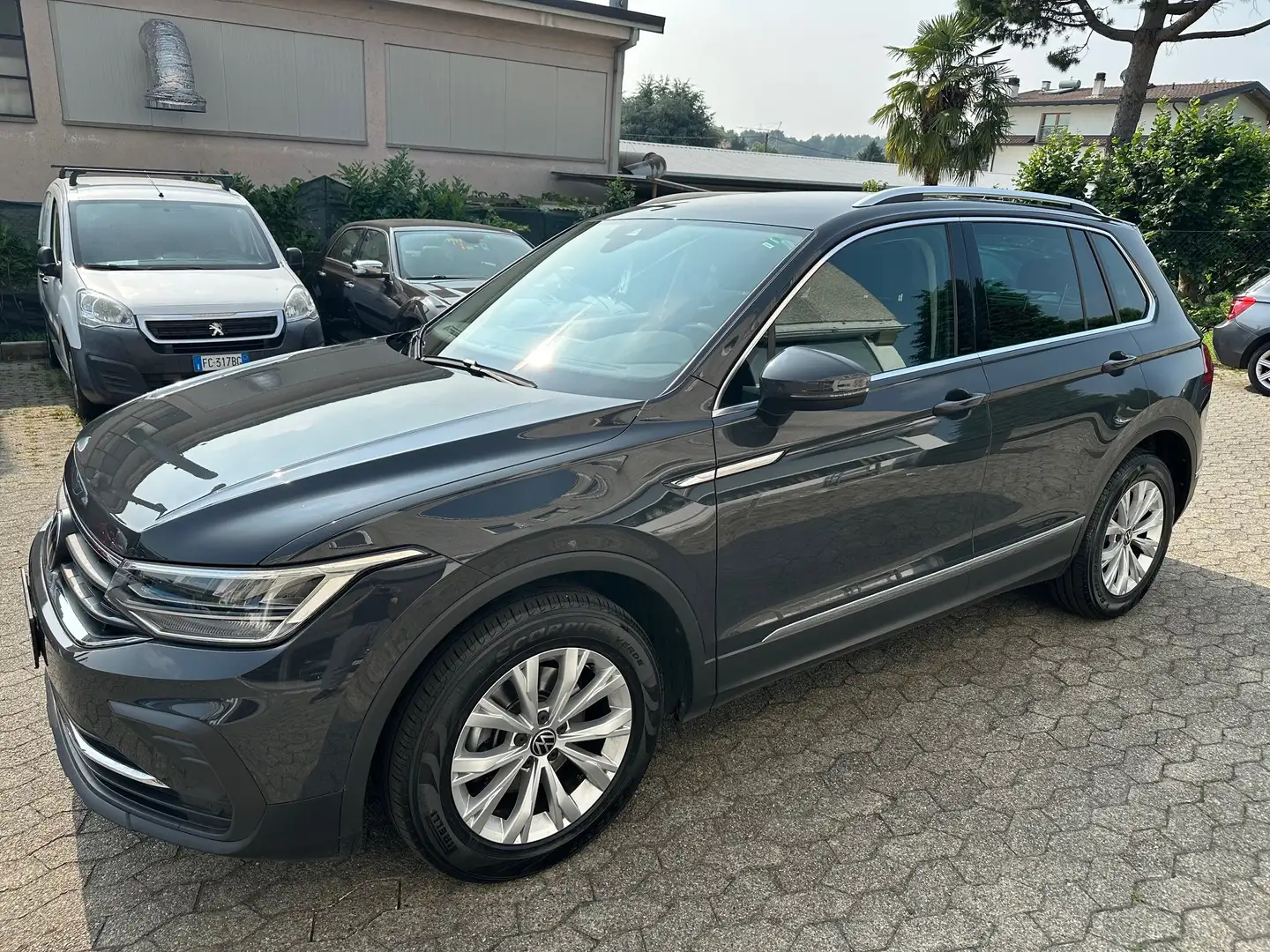 Volkswagen Tiguan 2.0 TDI Life 122CV*EURO6*CERCHI - 1
