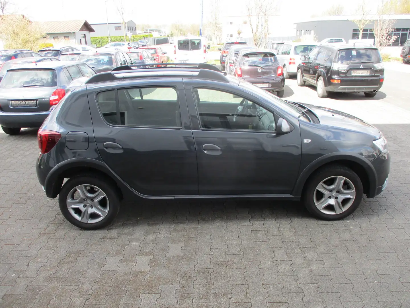 Dacia Sandero Stepway dCi 90 S Navi Klima Automatic Gris - 1