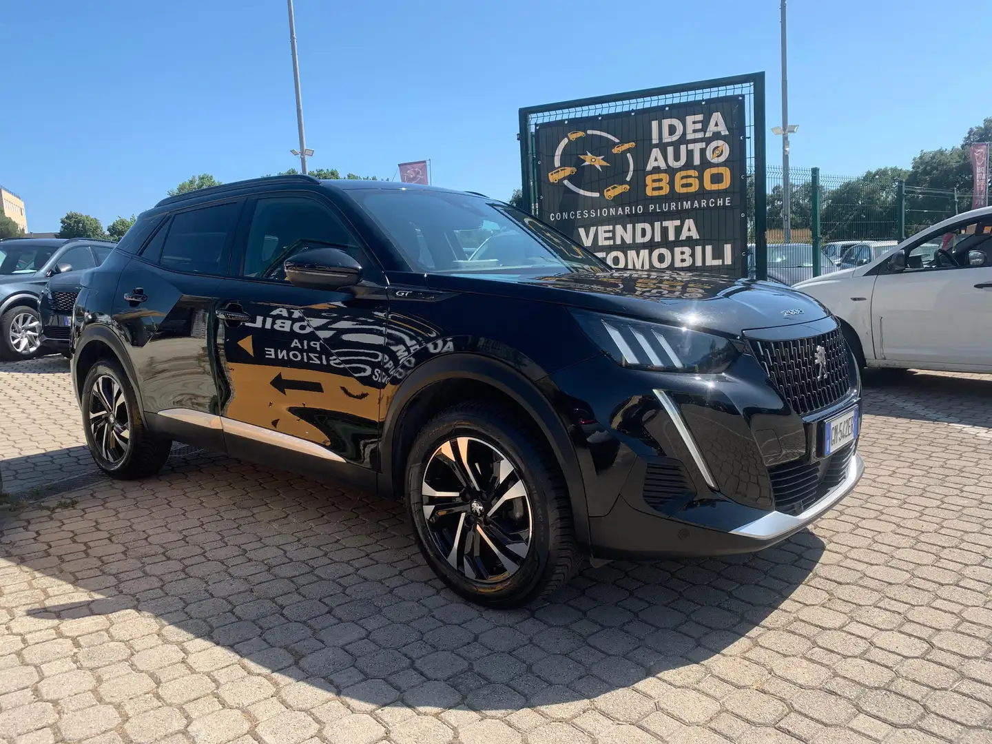 Peugeot 2008 1.2 puretech GT PROMO FINANZIAMENTO Černá - 1