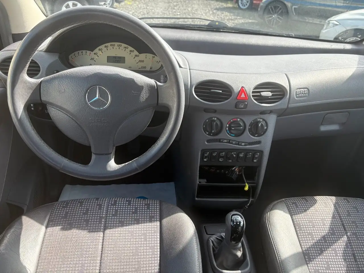 Mercedes-Benz A 190 AVANTGARDE Panorama Klima TÜV 09/2028 LMR, foto 11
