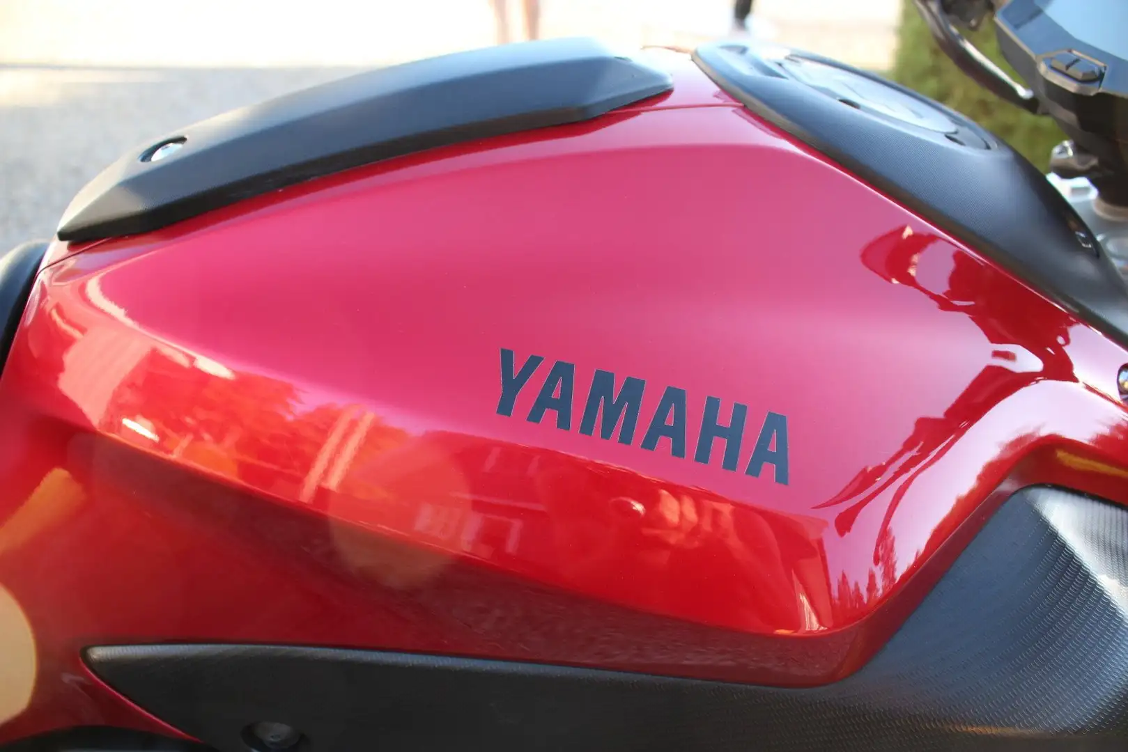 Yamaha MT-07 Rouge - 2