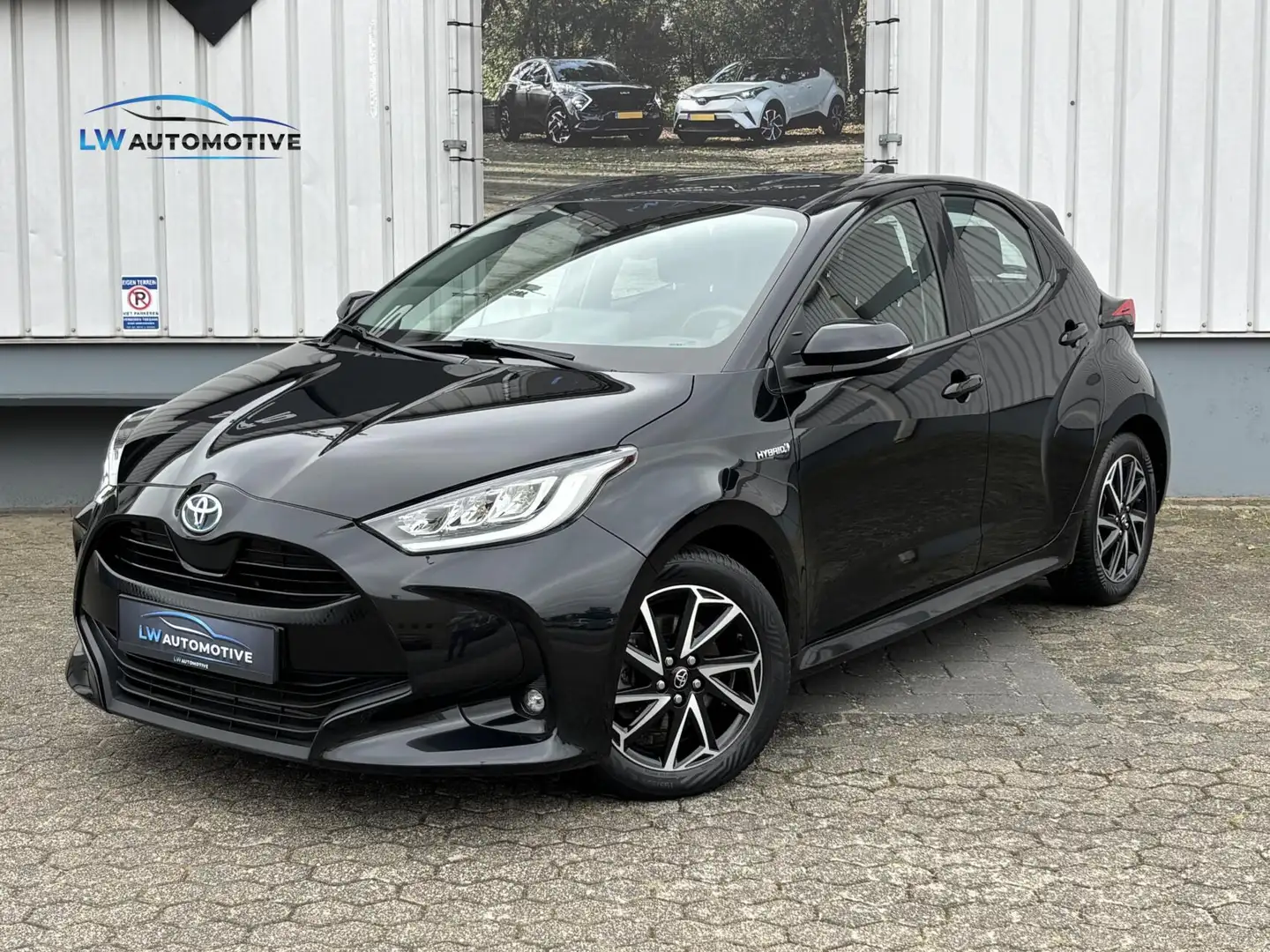 Toyota Yaris 1.5 Hybrid Dynamic | Keyless | LED | Stoelverwarmi Zwart - 1