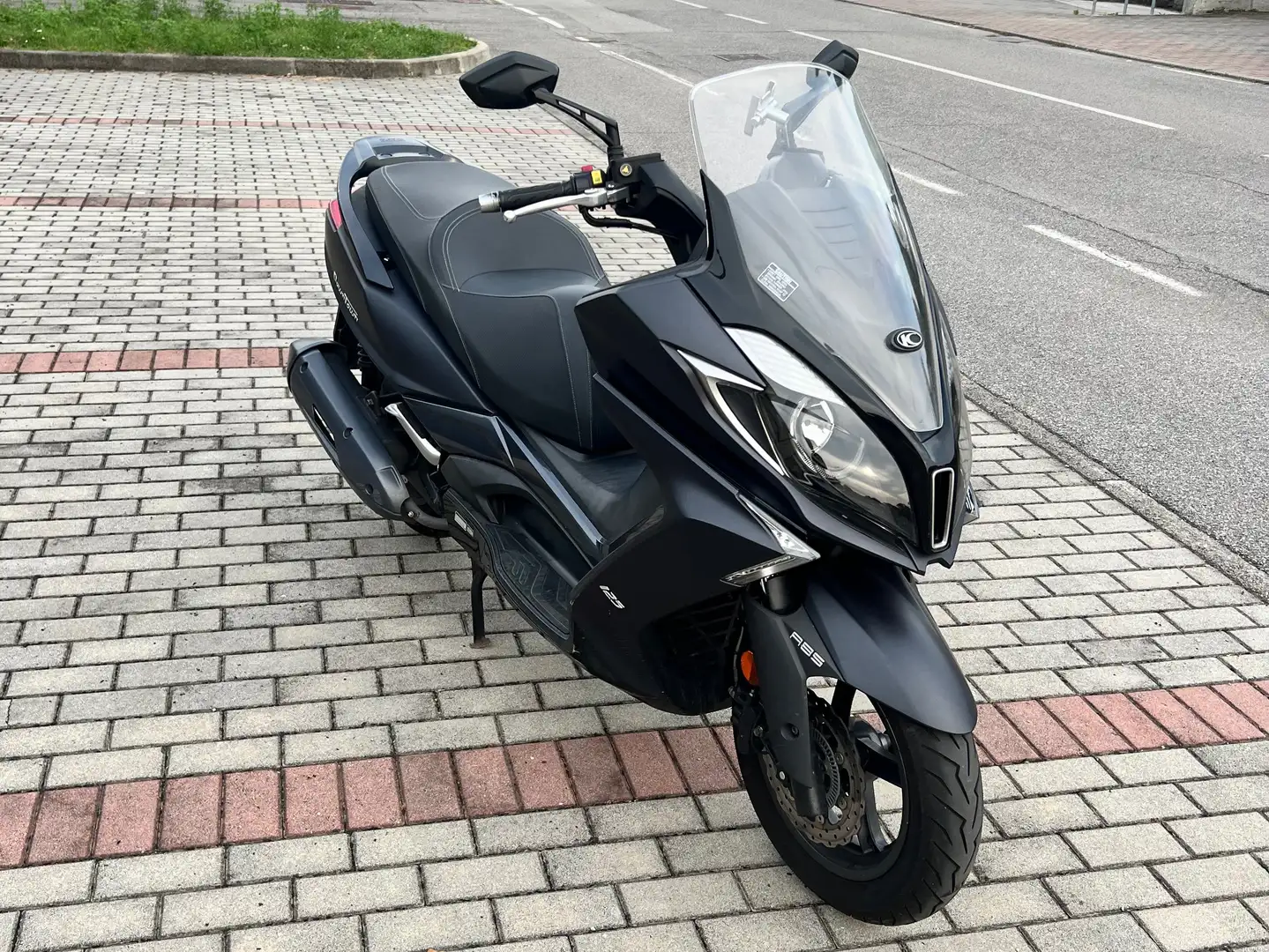 Kymco Downtown 125i 125cc Noir - 2