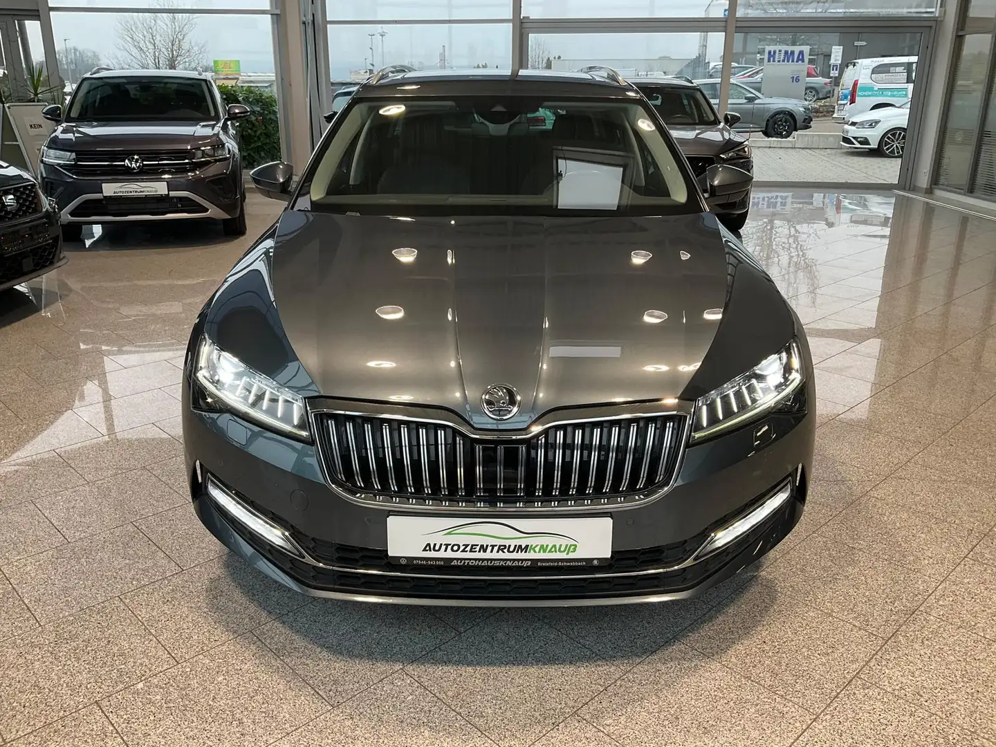 Skoda Superb 2.0TDI DSG Style Matrix-LED Canton Panoramadach R- Grau - 2