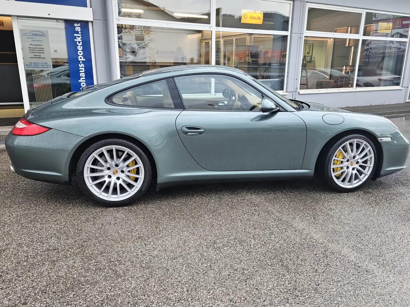 Porsche 997 Carrera 4S Coupe *Dienstauto Dr. Wolfgang Porsche* Grün - 2