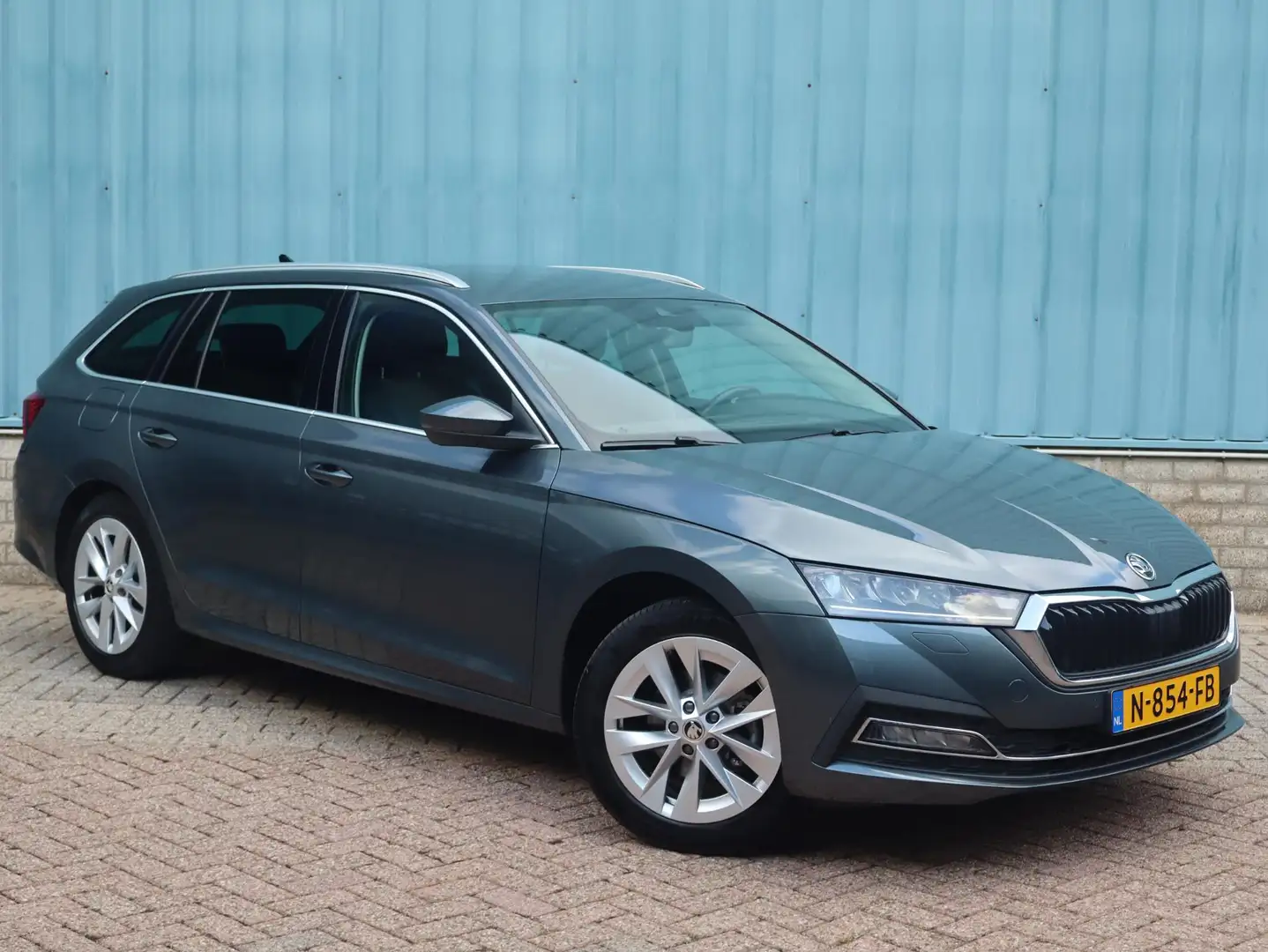 Skoda Octavia Combi First Edition 1.5 TSI 150pk H6 | NAVI | TREK Gris - 2
