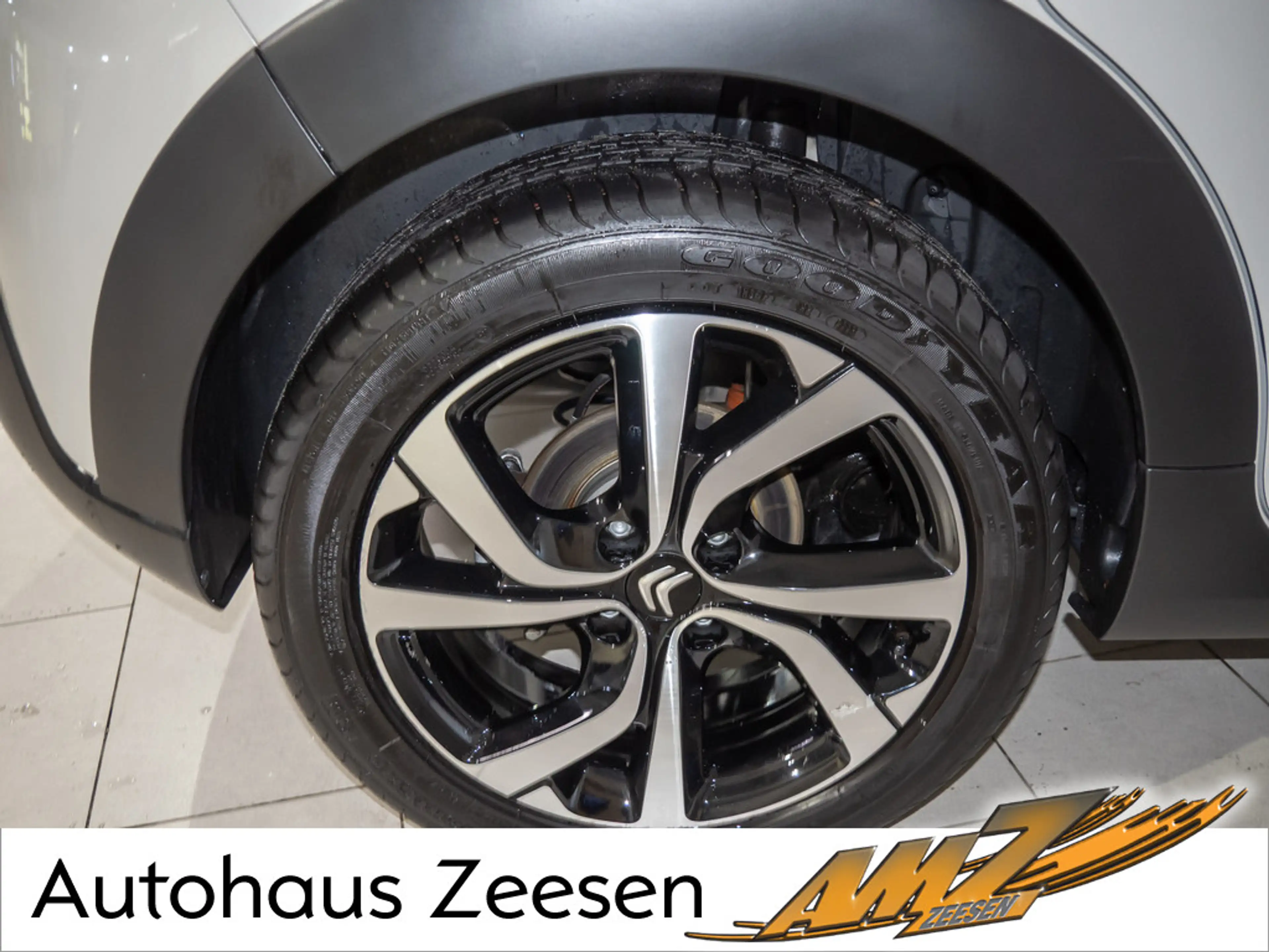Citroen C3 PureTech 110 Elle KEYLESS NAVI KAMERA PDC — photo 5