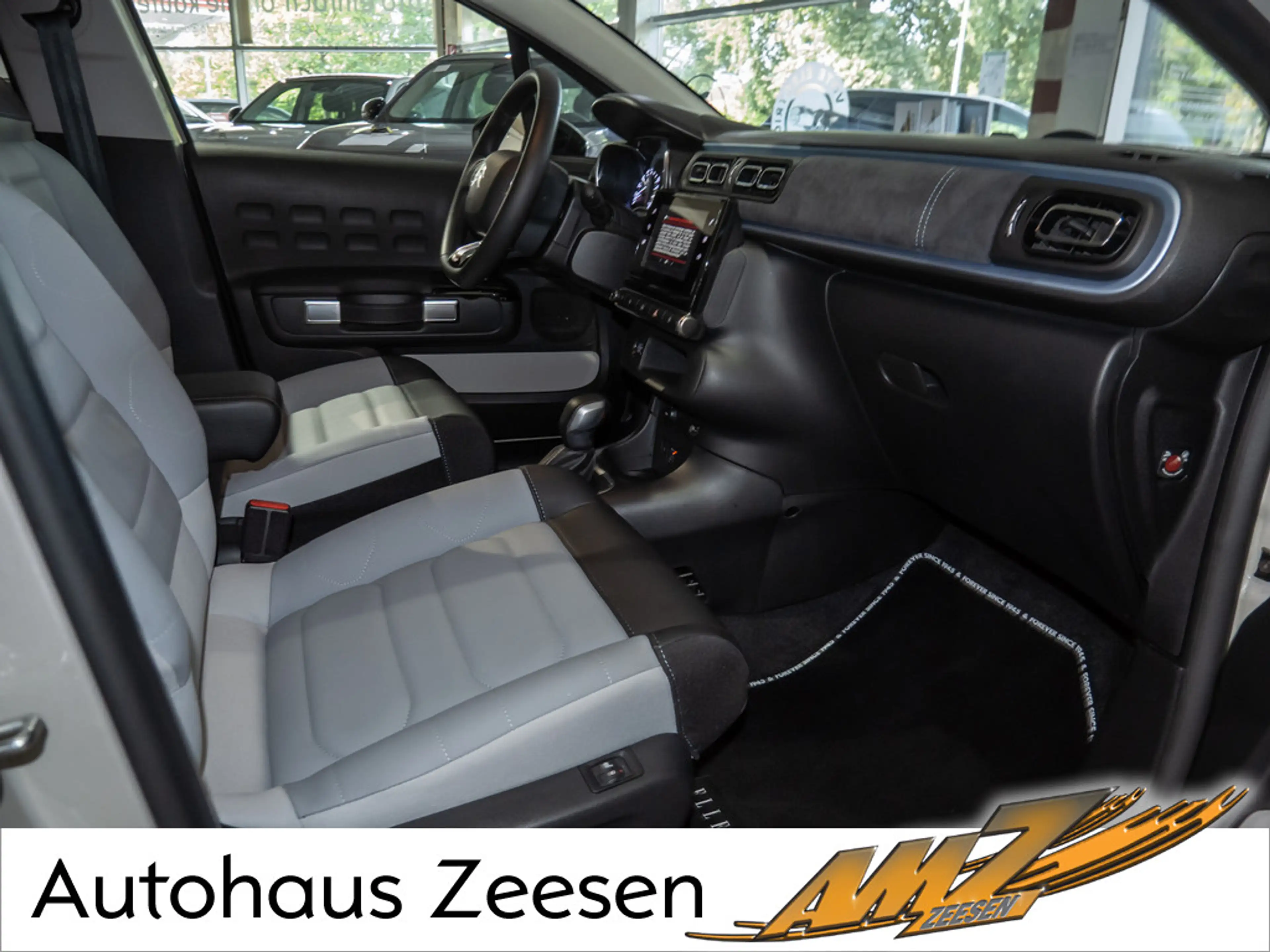 Citroen C3 PureTech 110 Elle KEYLESS NAVI KAMERA PDC — photo 2