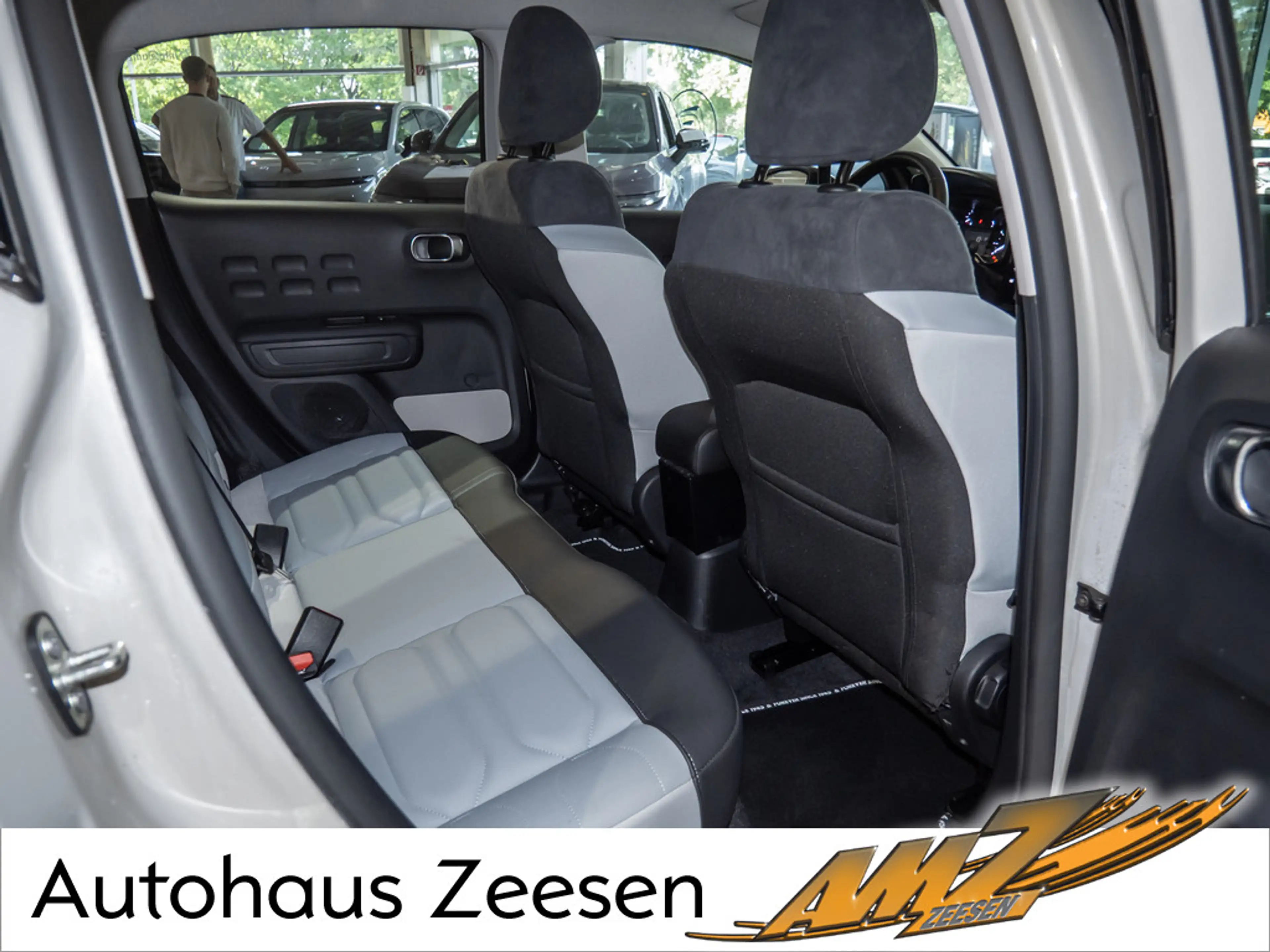 Citroen C3 PureTech 110 Elle KEYLESS NAVI KAMERA PDC — photo 4