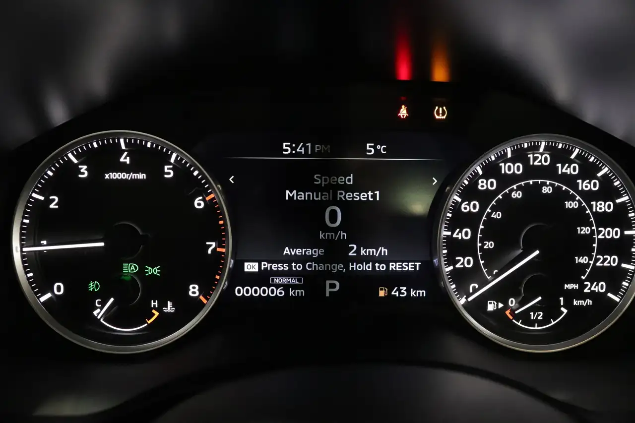 Mitsubishi Outlander снимка Mitsubishi Outlander