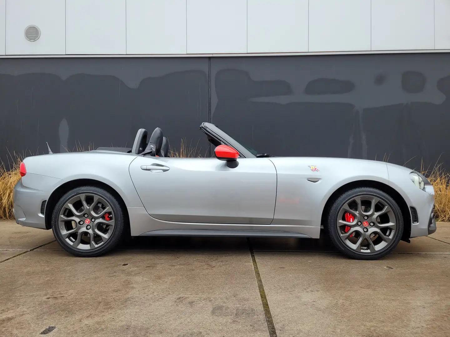 Abarth 124 Spider 1.4i *AUT.*LEDER*KEYLESS*FULL LED*BOSE*17"ALU*PTS* Gris - 2