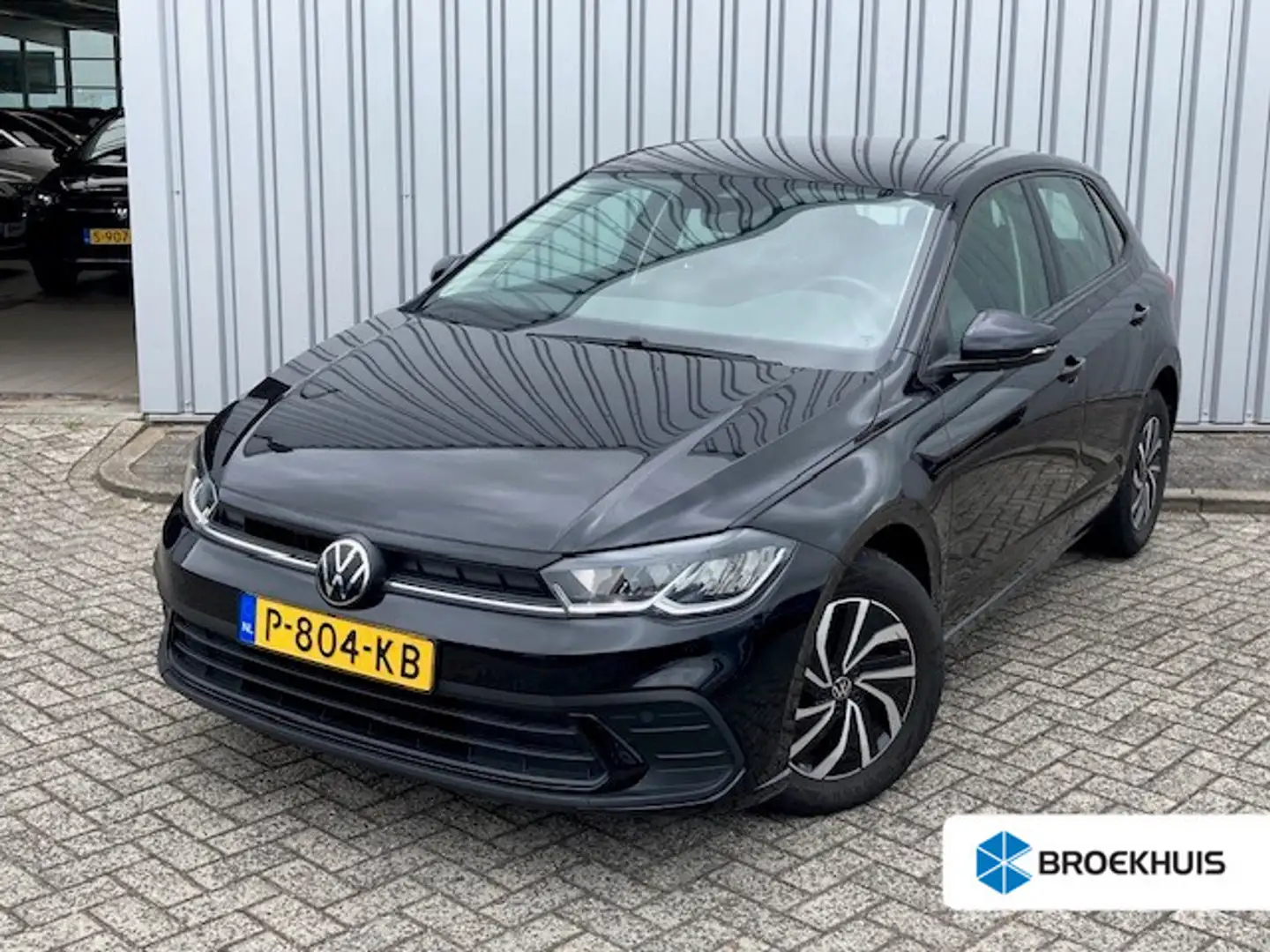 Volkswagen Polo 1.0 TSI Life 96pk | Navigatie | App connect | Adap Zwart - 1