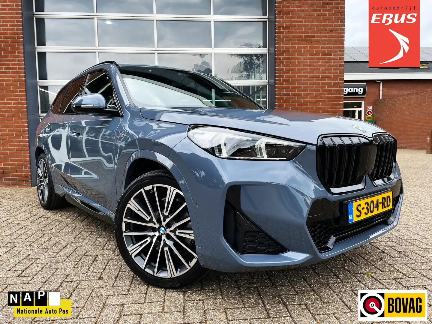 BMW X1 xDrive23i M-Sport Grijs - 1