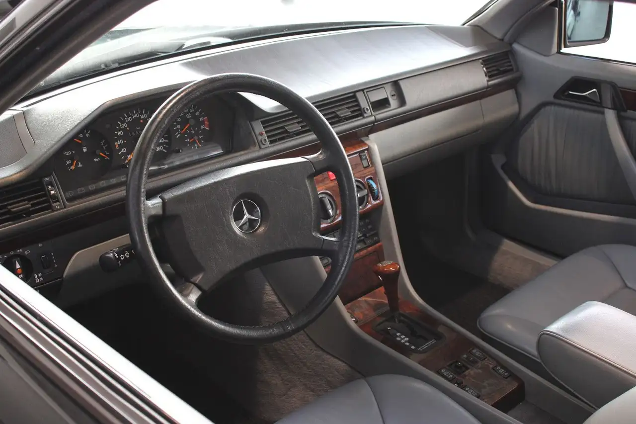 Mercedes-Benz CE 300 -24 AUTOMATIK *TRAUMSTERN* H-KENNZEICHEN!, foto 2
