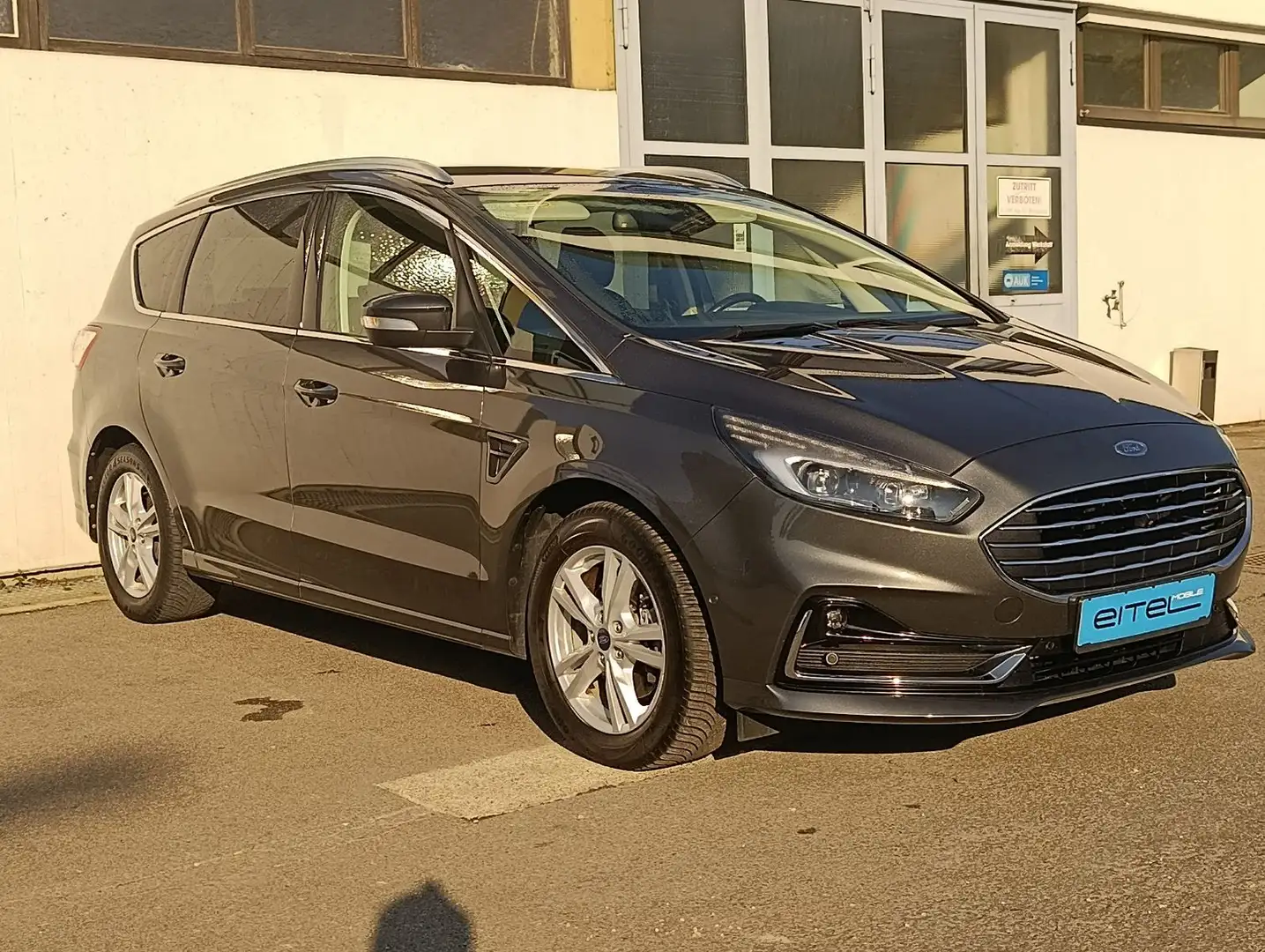 Ford S-Max S-MAX Titanium 7 Sitzer LED Navi SHZ LHZ Grau - 2