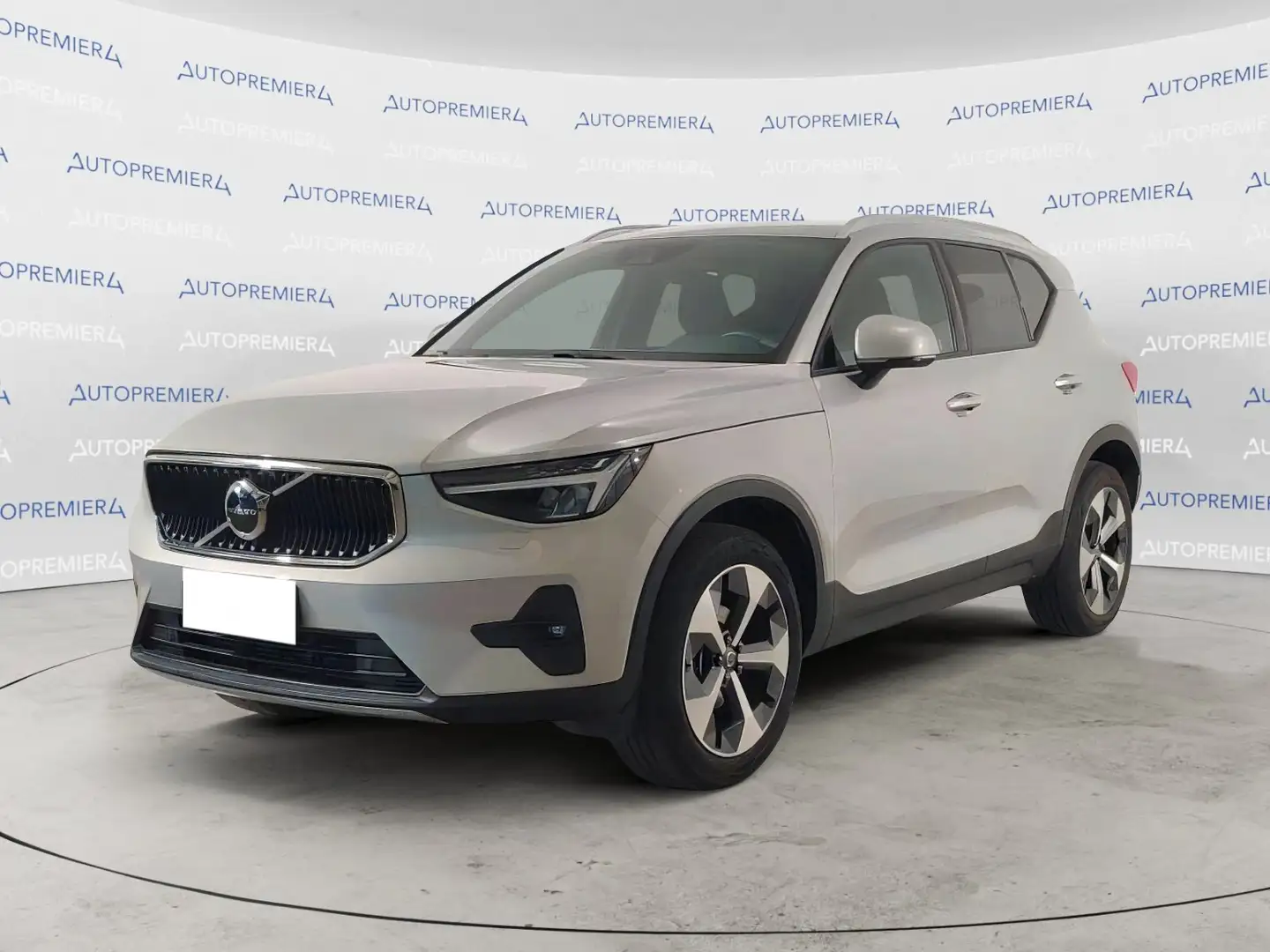 Volvo XC40 T2 automatico Core PRONTA CONSEGNA oltre oneri fi Argento - 1