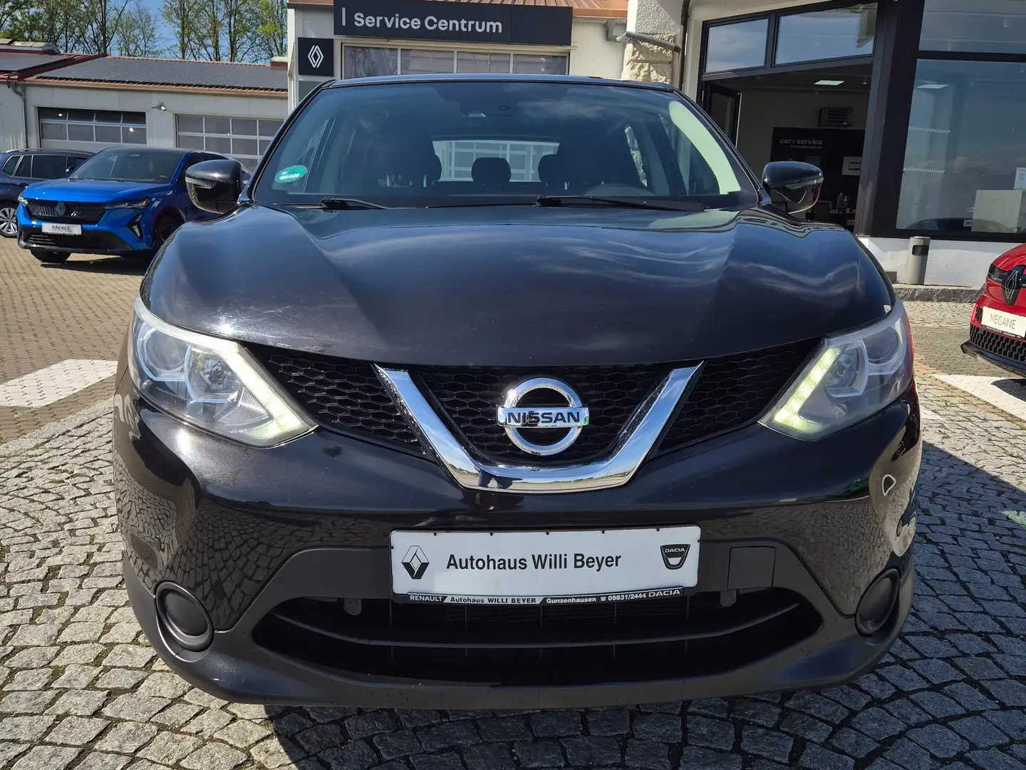 Nissan Qashqai Visia 1.2L 116 PS Schwarz - 2