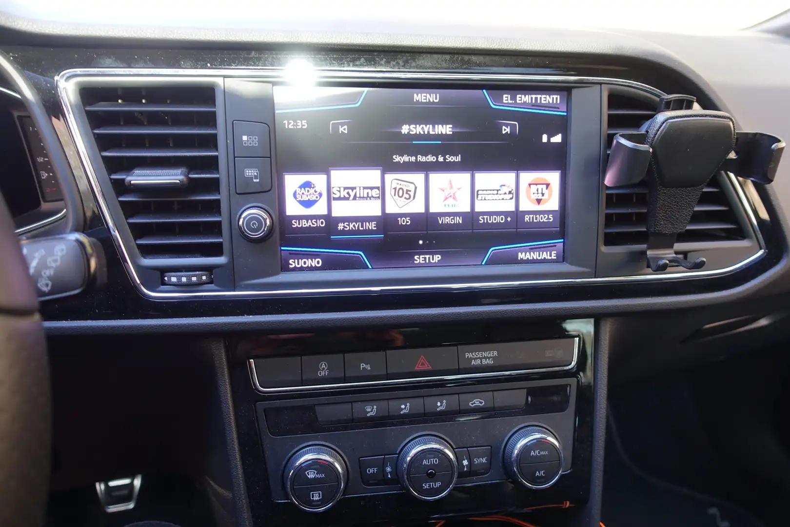 SEAT Leon Leon III 2017 1.6 tdi Black Edition 115cv Grigio - 2