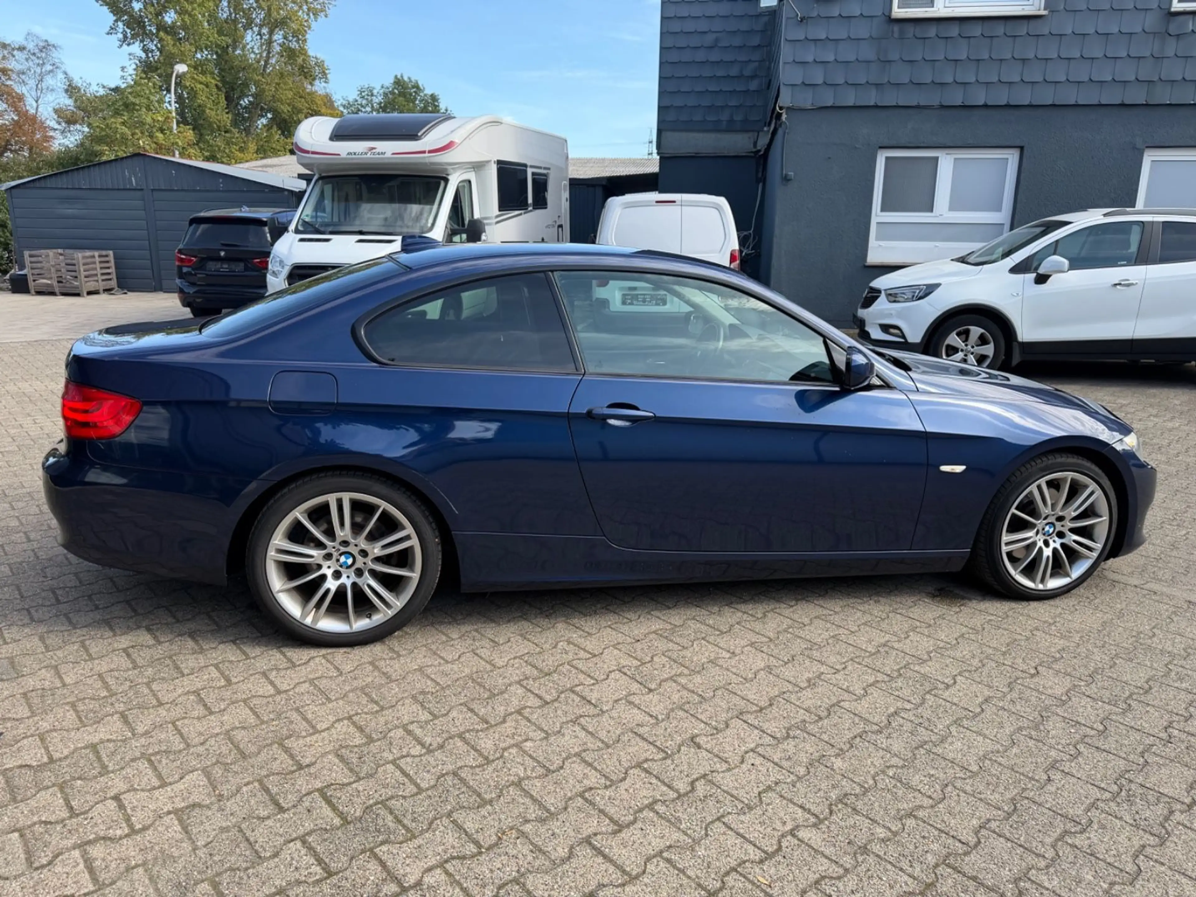 BMW 325 i Coupe Autom Xenon PDC Navi Prof Memo M 18" — photo 8