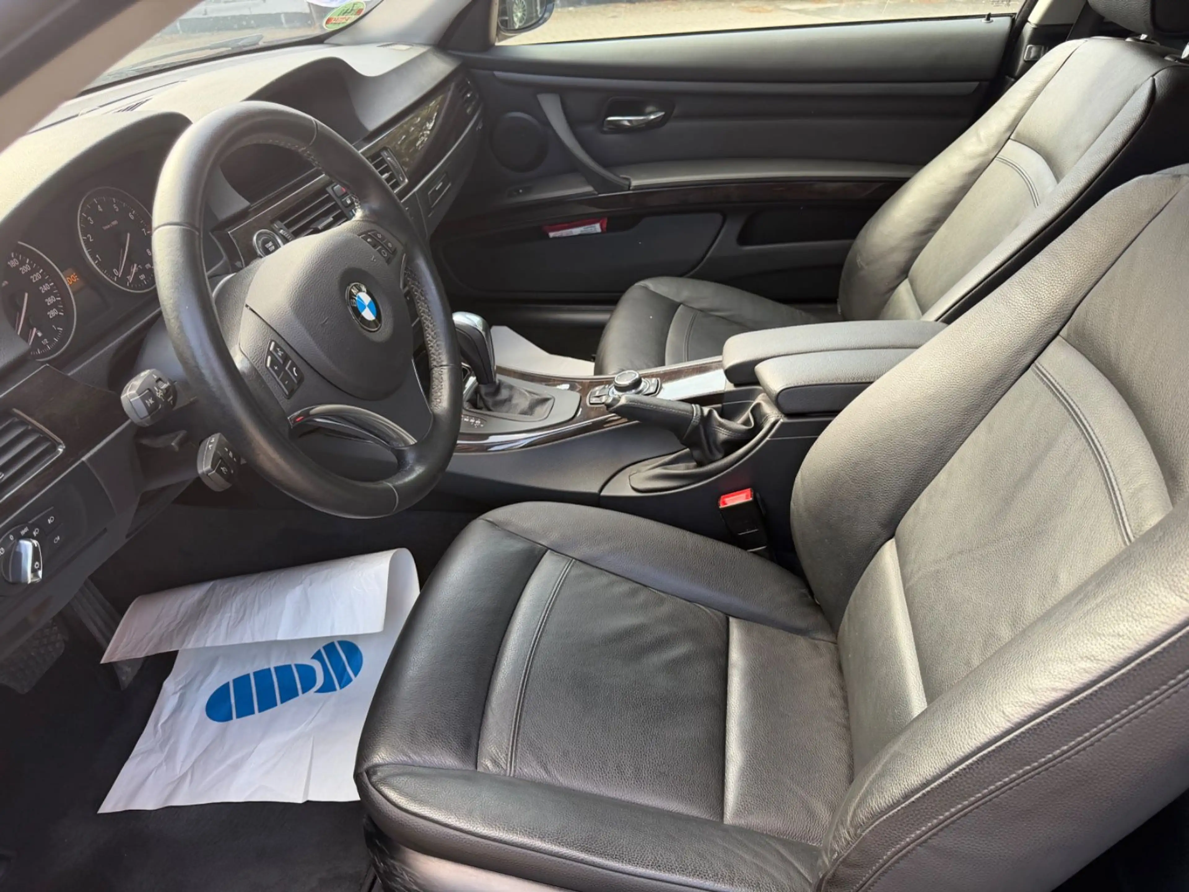 BMW 325 i Coupe Autom Xenon PDC Navi Prof Memo M 18" — photo 12
