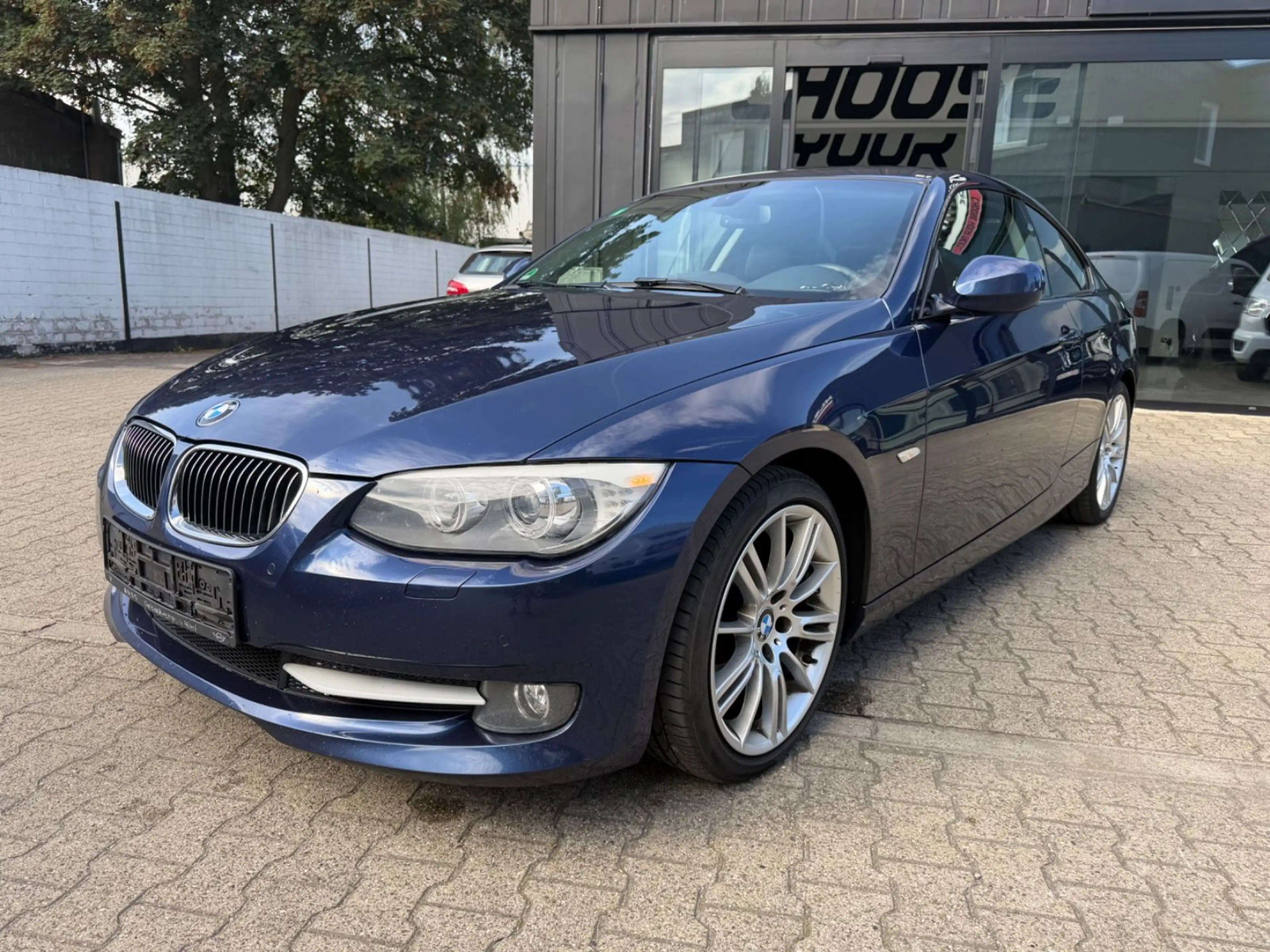 BMW 325 i Coupe Autom Xenon PDC Navi Prof Memo M 18" — photo 3