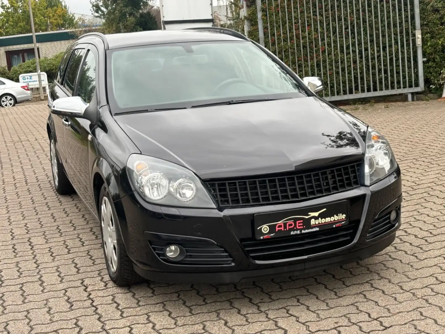 Opel Astra Caravan 1.4 Twinport Edition Plus TÜV NEU Noir - 1