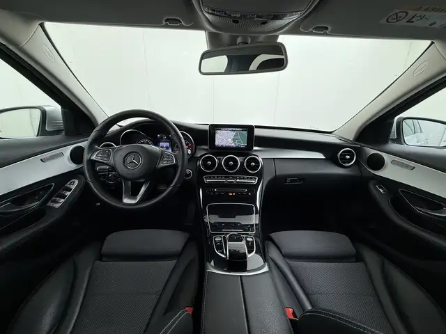Mercedes-Benz C-Class view 3