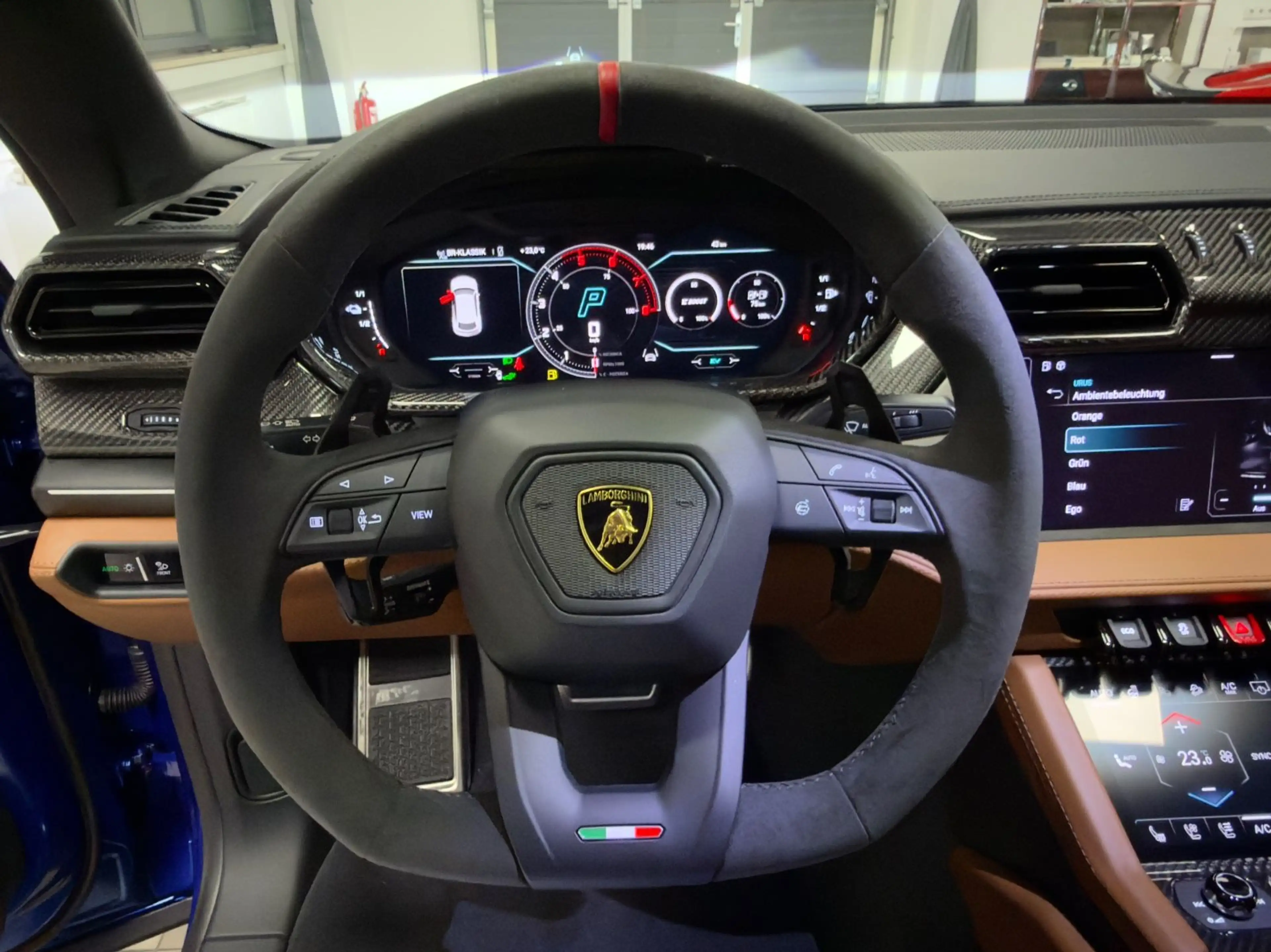 Lamborghini Urus URUS SE CARBON B&O MASSAGE PANO HEADUP FULLOPT!! — photo 25