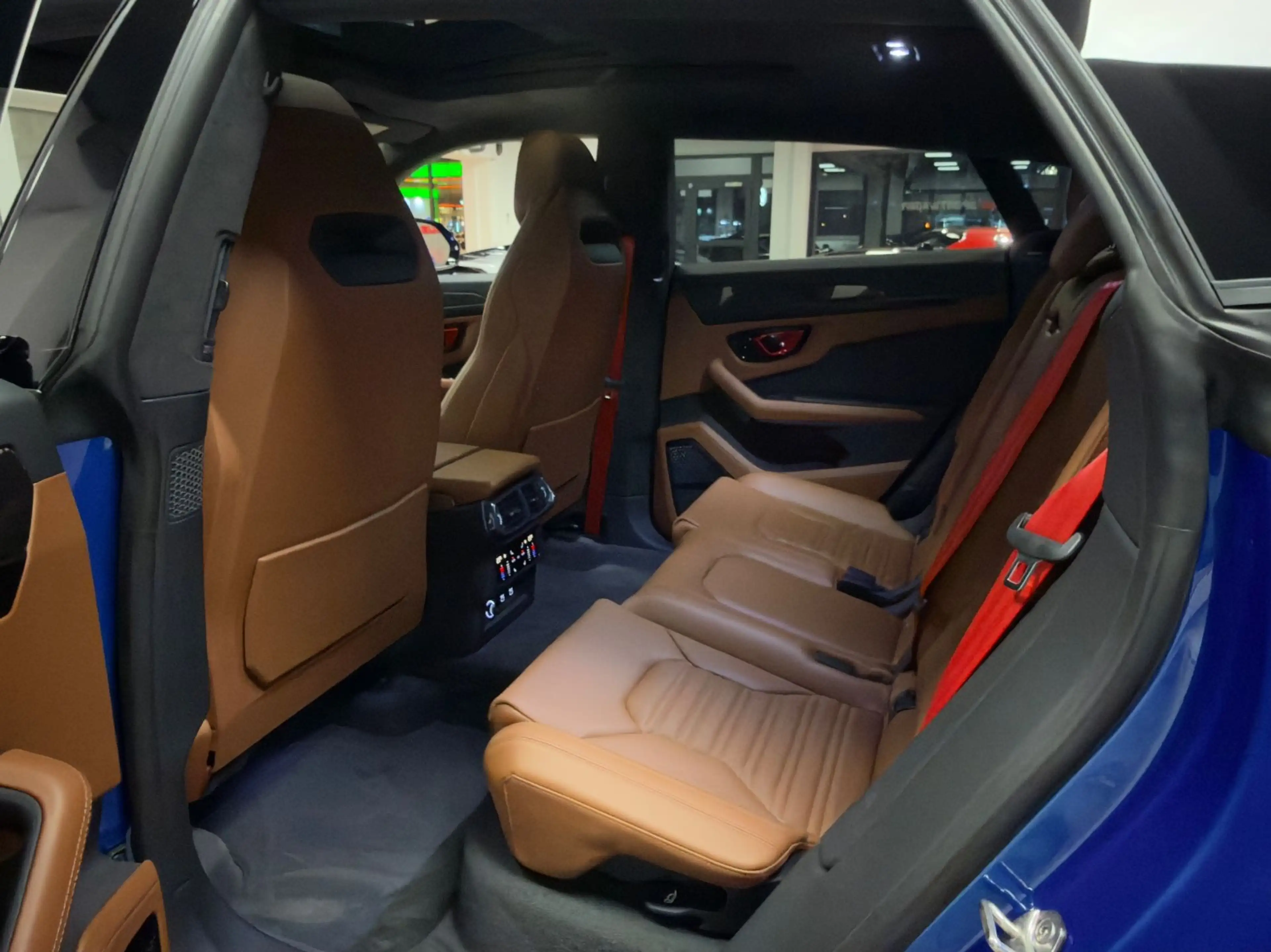 Lamborghini Urus URUS SE CARBON B&O MASSAGE PANO HEADUP FULLOPT!! — photo 38