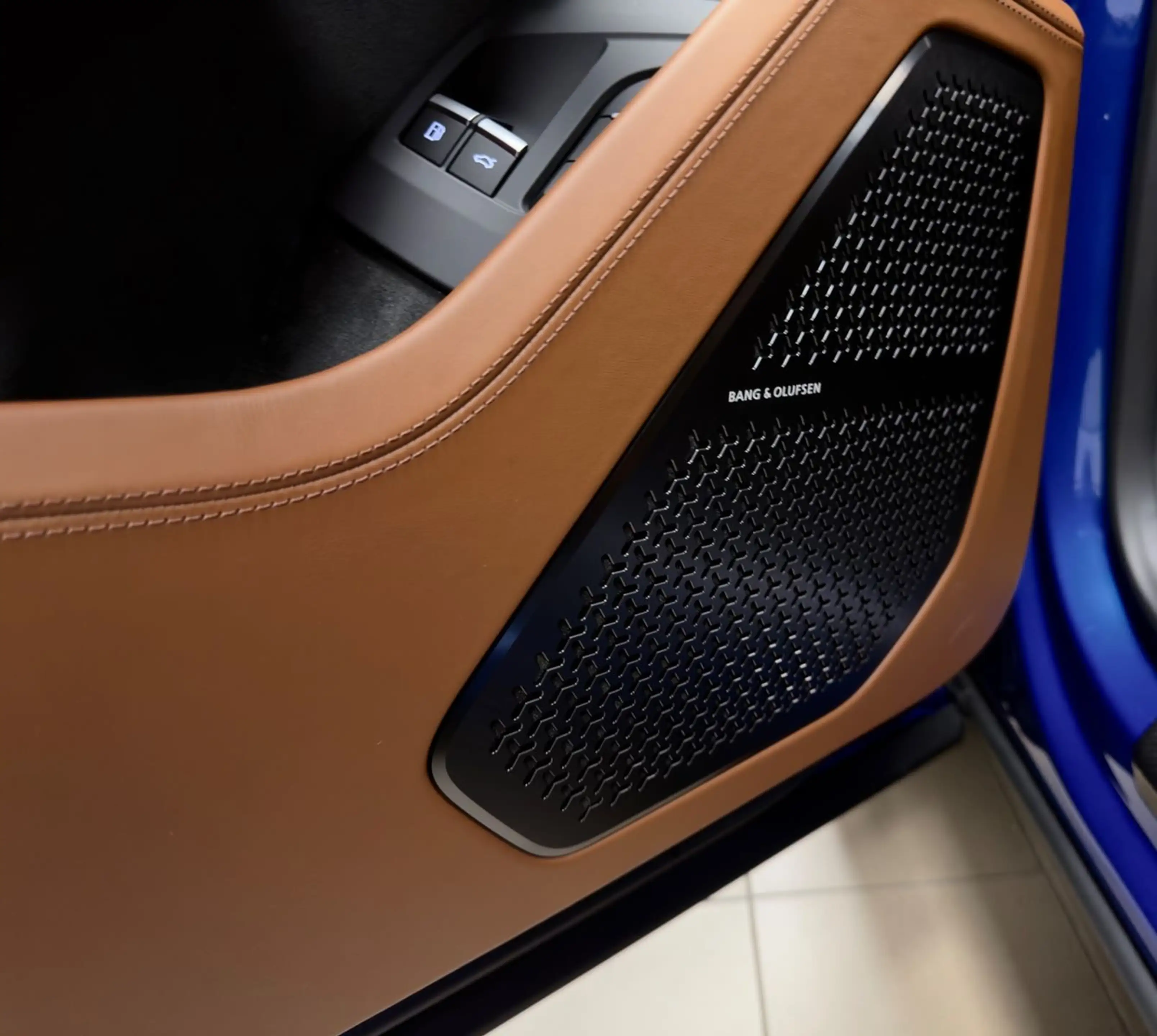 Lamborghini Urus URUS SE CARBON B&O MASSAGE PANO HEADUP FULLOPT!! — photo 18