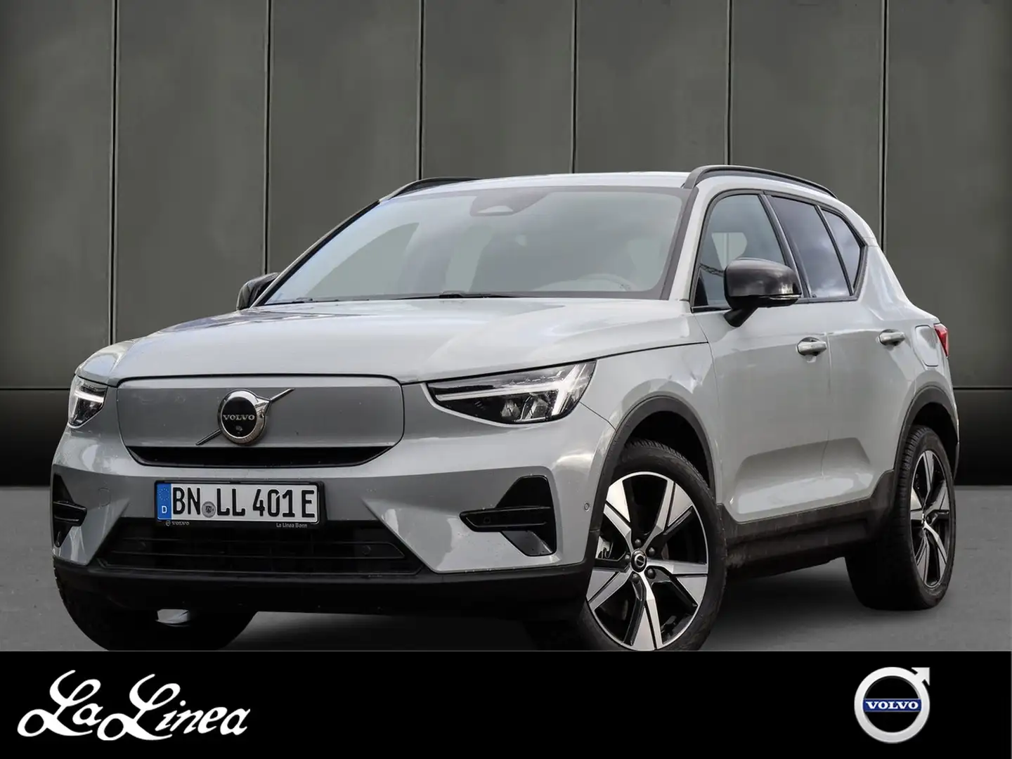 Volvo EX40 Single Motor Extended Range Plus Dark Grigio - 1