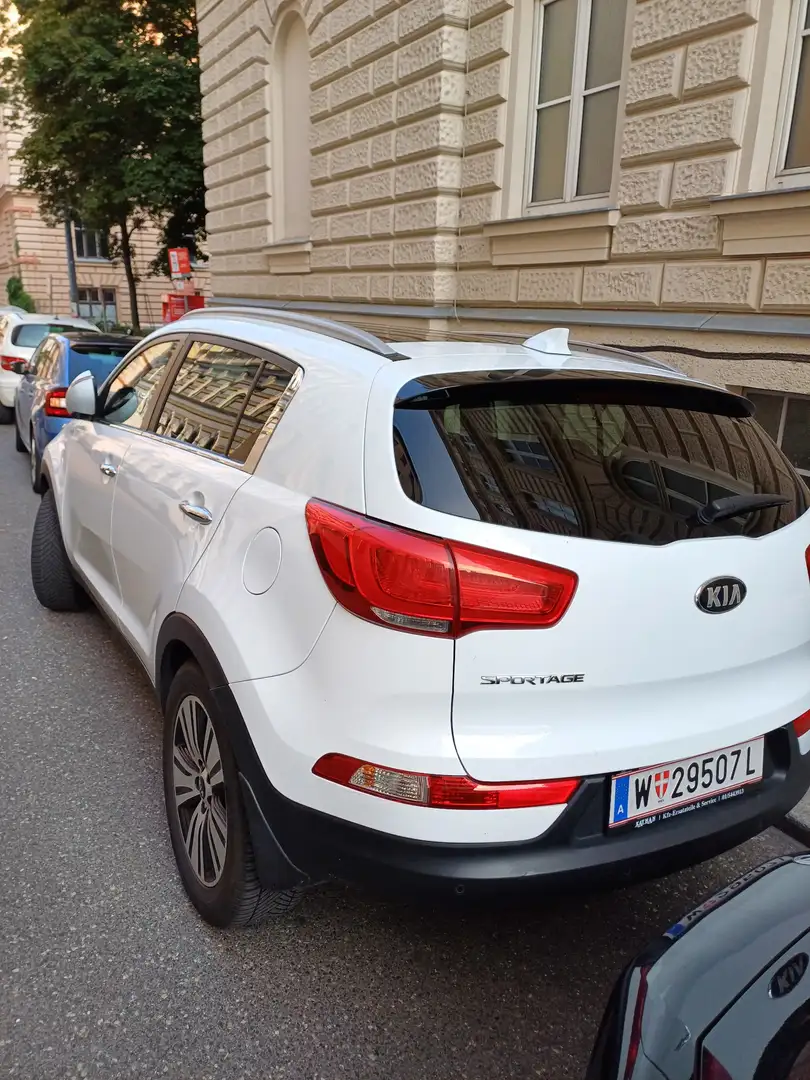 Kia Sportage 2.0 CRDi 4WD Automatik Vision - 2