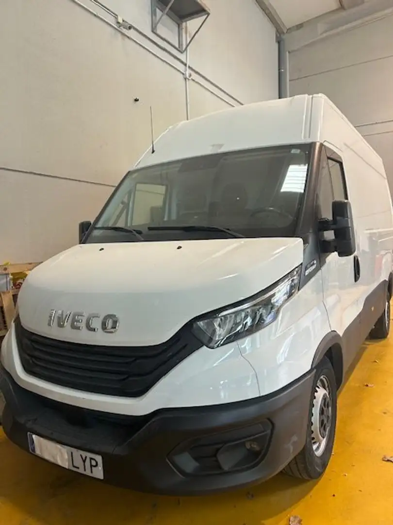 Iveco Daily Furgón 35C16 H2L2 156cv Blanco - 2