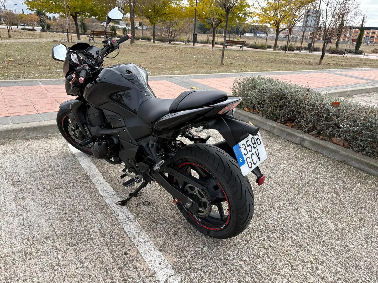 Kawasaki Z 750 ABS Negro - 1