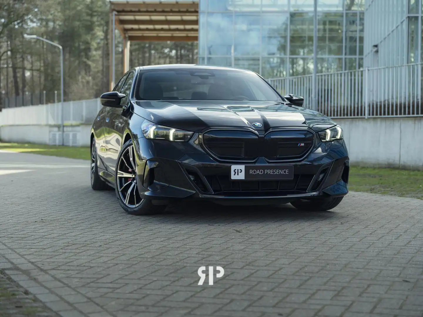 BMW i5 M60 xDrive 84 kWh I M-Sport Pro I Bowers & Wilkins Noir - 1