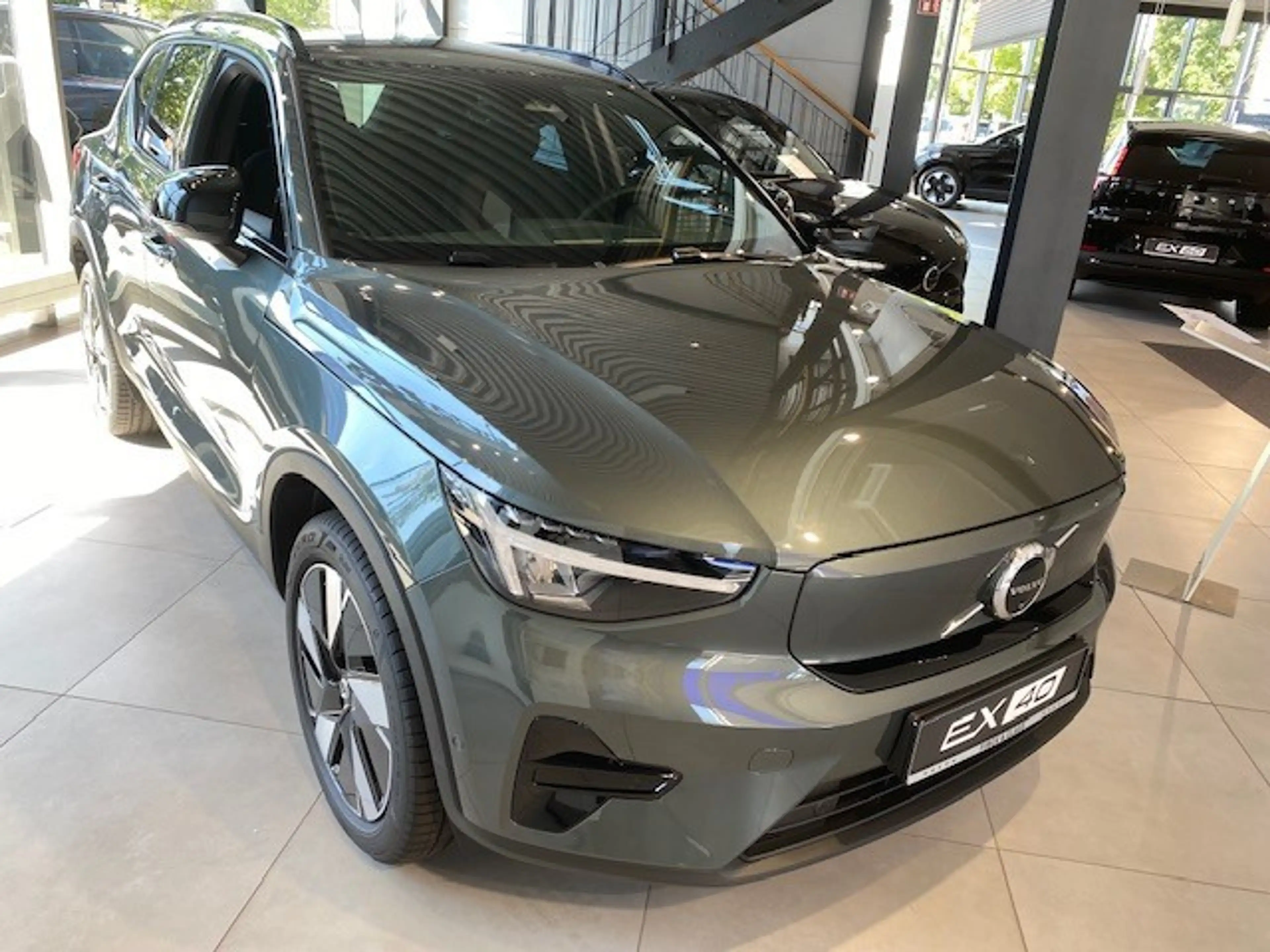 Volvo EX40 Plus Single Motor Extended Range Zinsakt — photo 4