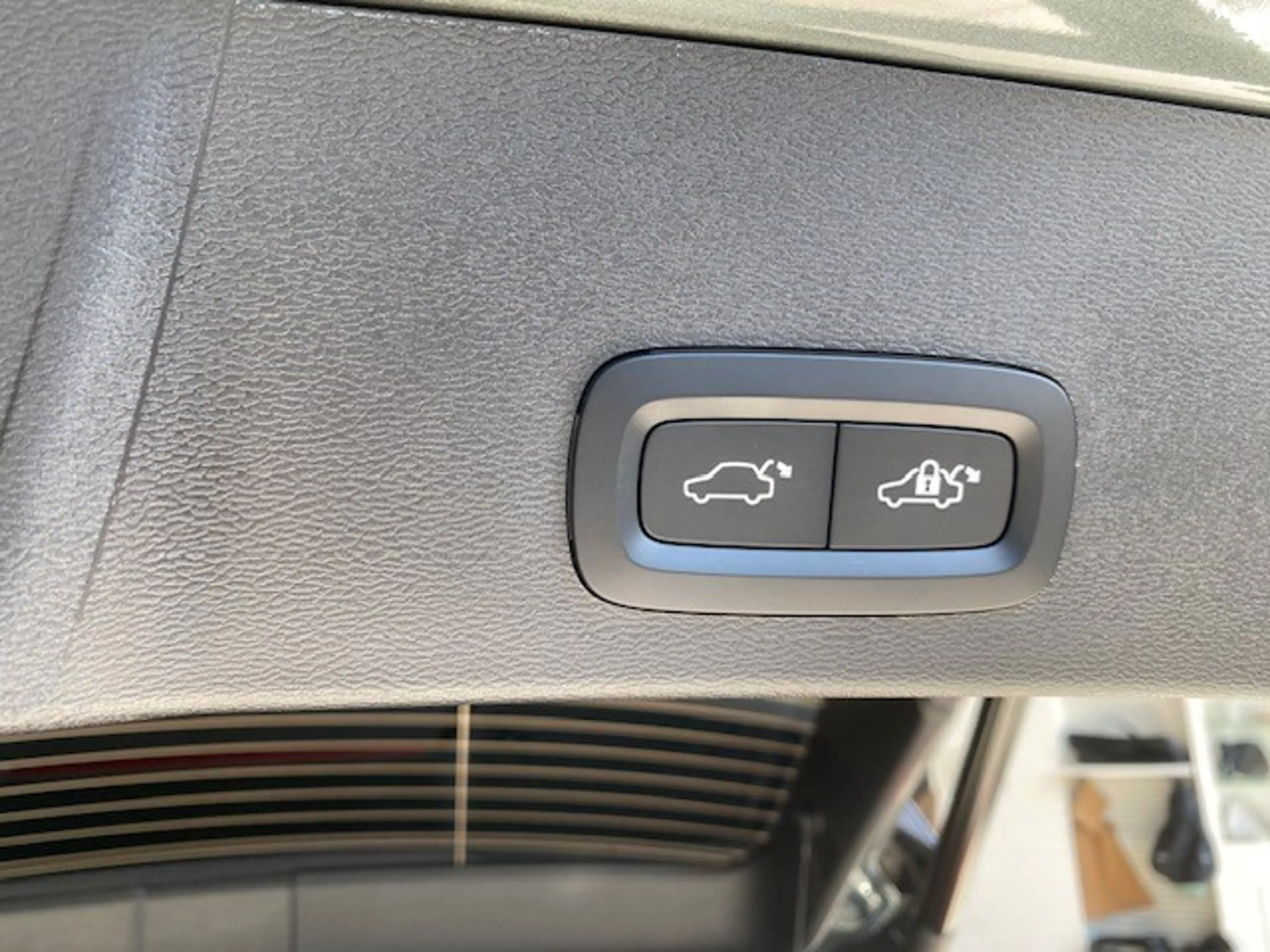 Volvo EX40 Plus Single Motor Extended Range Zinsakt — photo 11